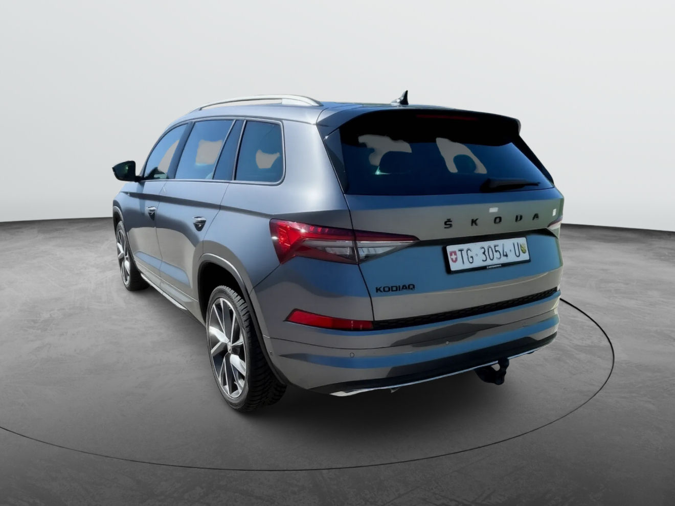 SKODA Kodiaq 2.0 TSI 4x4 SportLine *7 Plätzer*-image-1