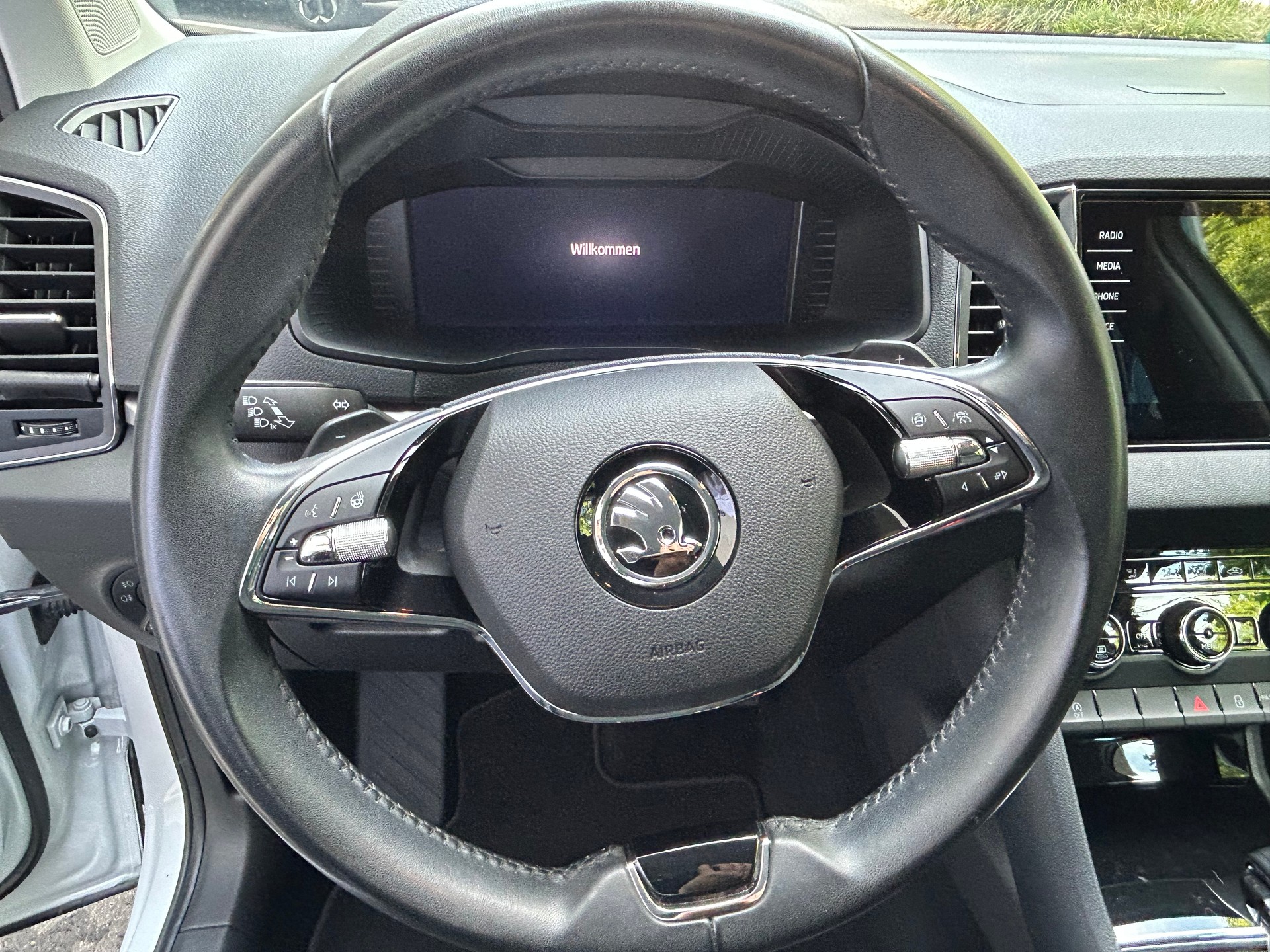 SKODA Karoq 1.5 TSI Ambition DSG-image-10