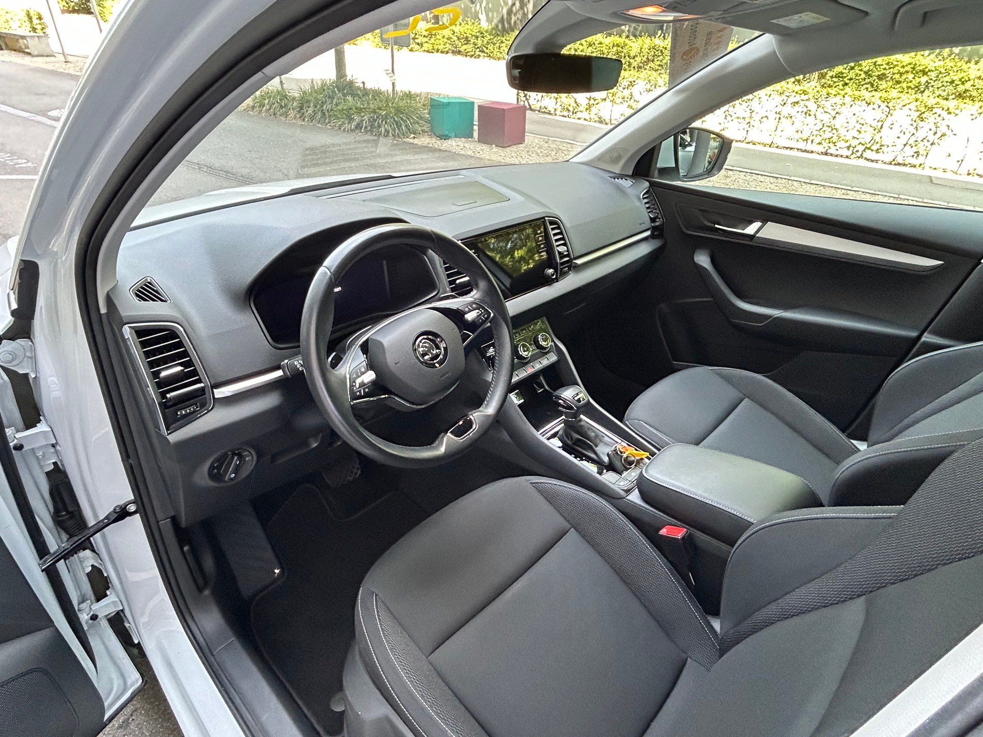 SKODA Karoq 1.5 TSI Ambition DSG-image-9