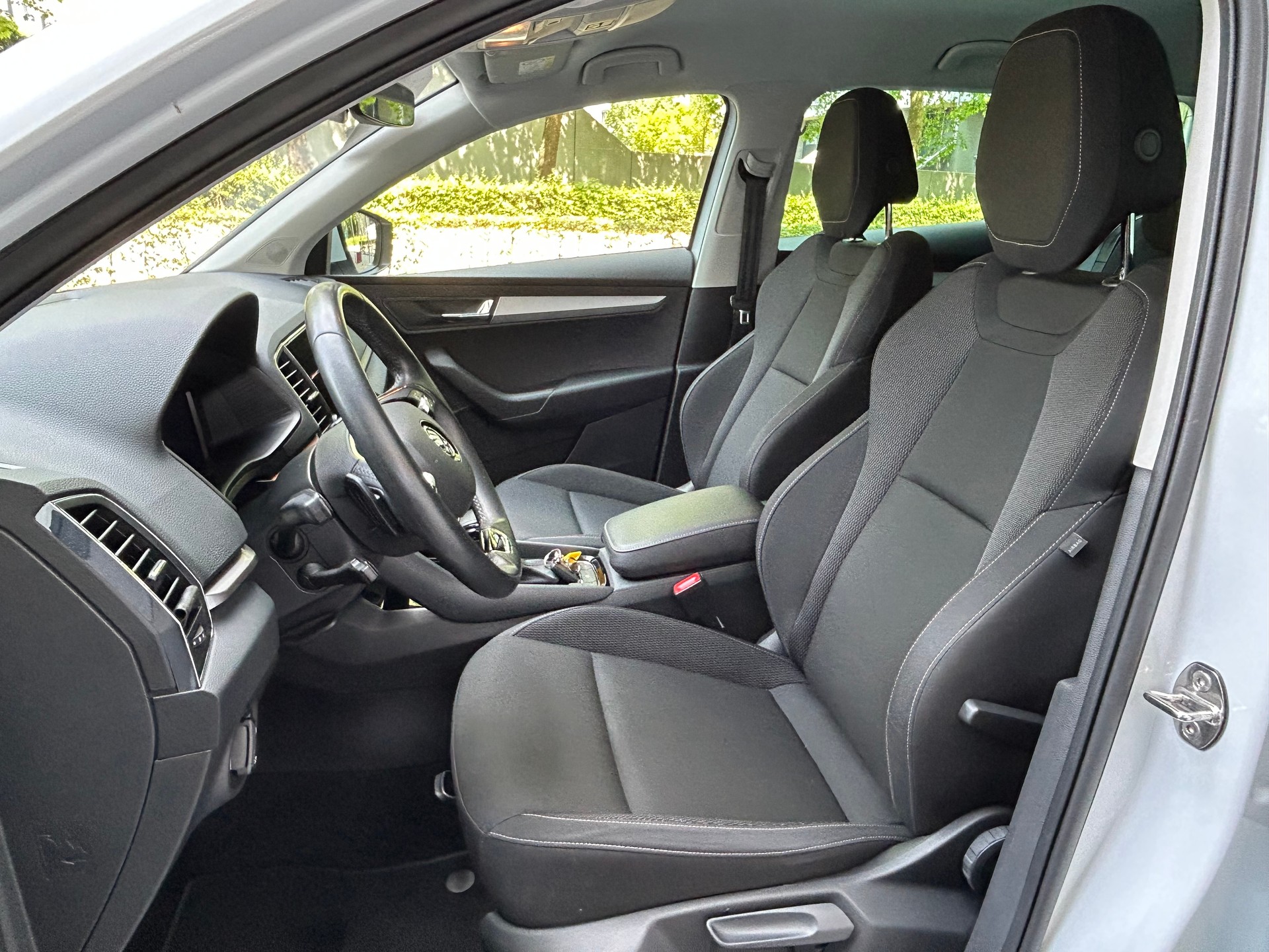 SKODA Karoq 1.5 TSI Ambition DSG-image-8
