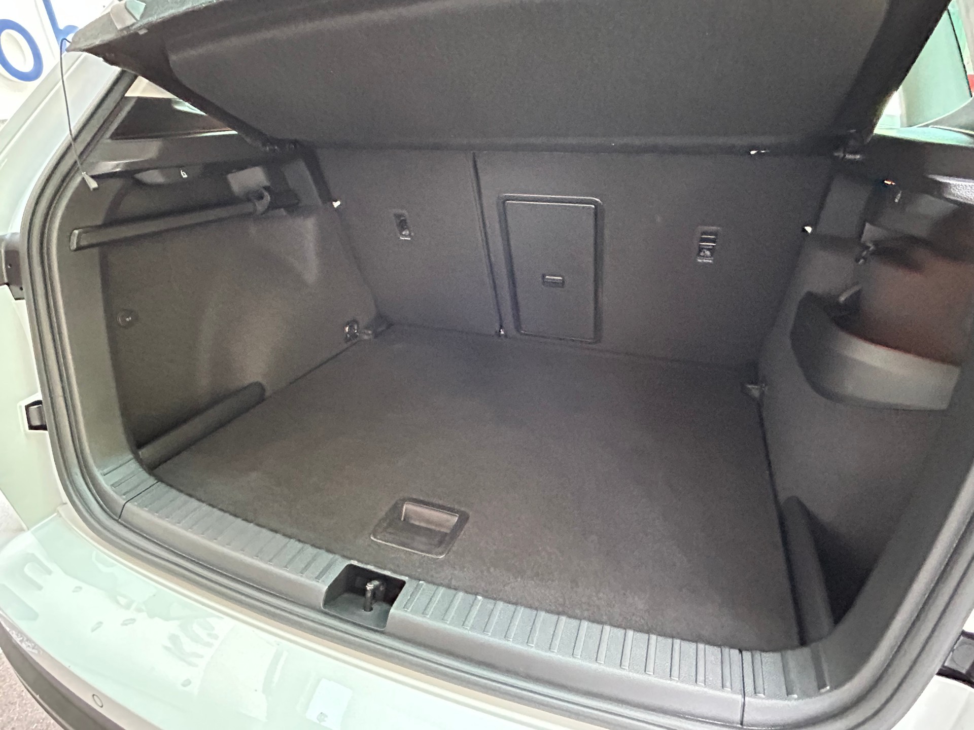 SKODA Karoq 1.5 TSI Ambition DSG-image-4