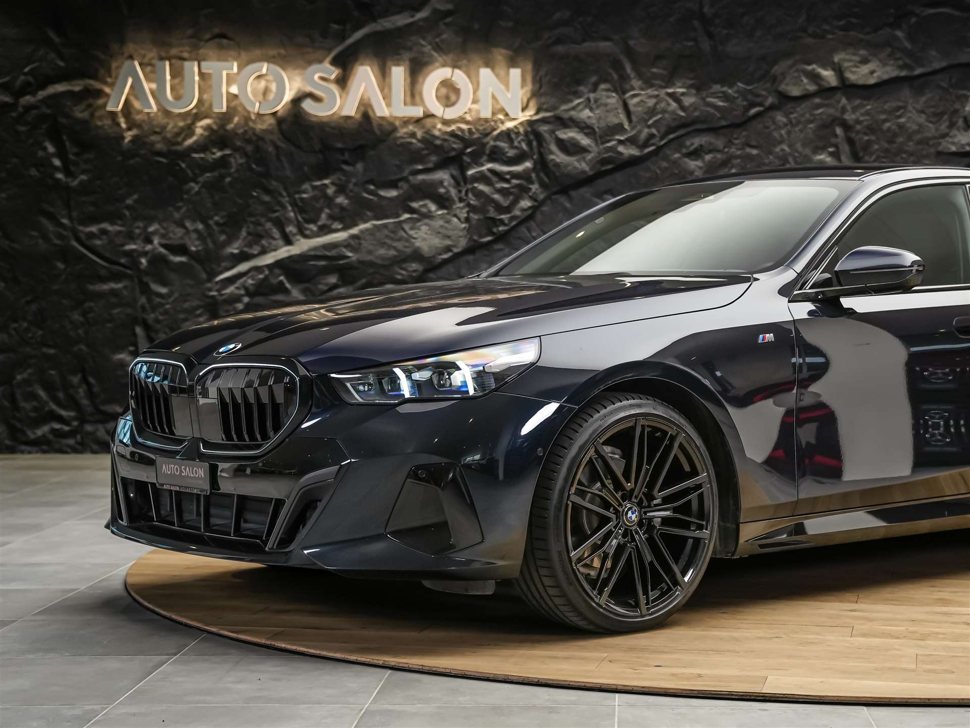BMW 520d xDrive M Sport Steptronic *Iconic Glow*Head-Up Display*21" Felgen*-image-13