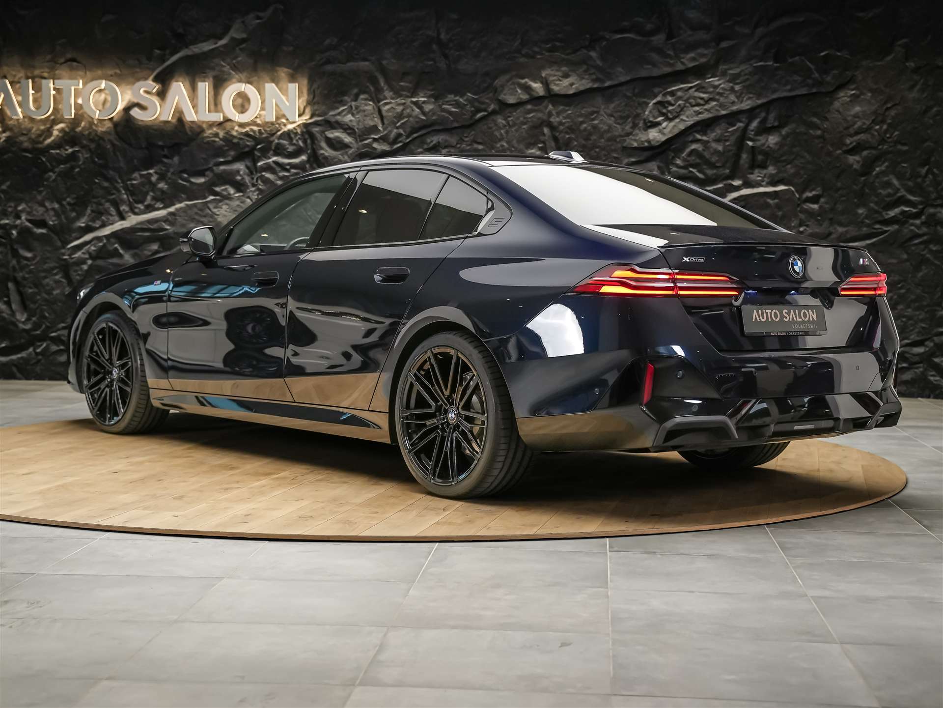 BMW 520d xDrive M Sport Steptronic *Iconic Glow*Head-Up Display*21" Felgen*-showroom-element-3