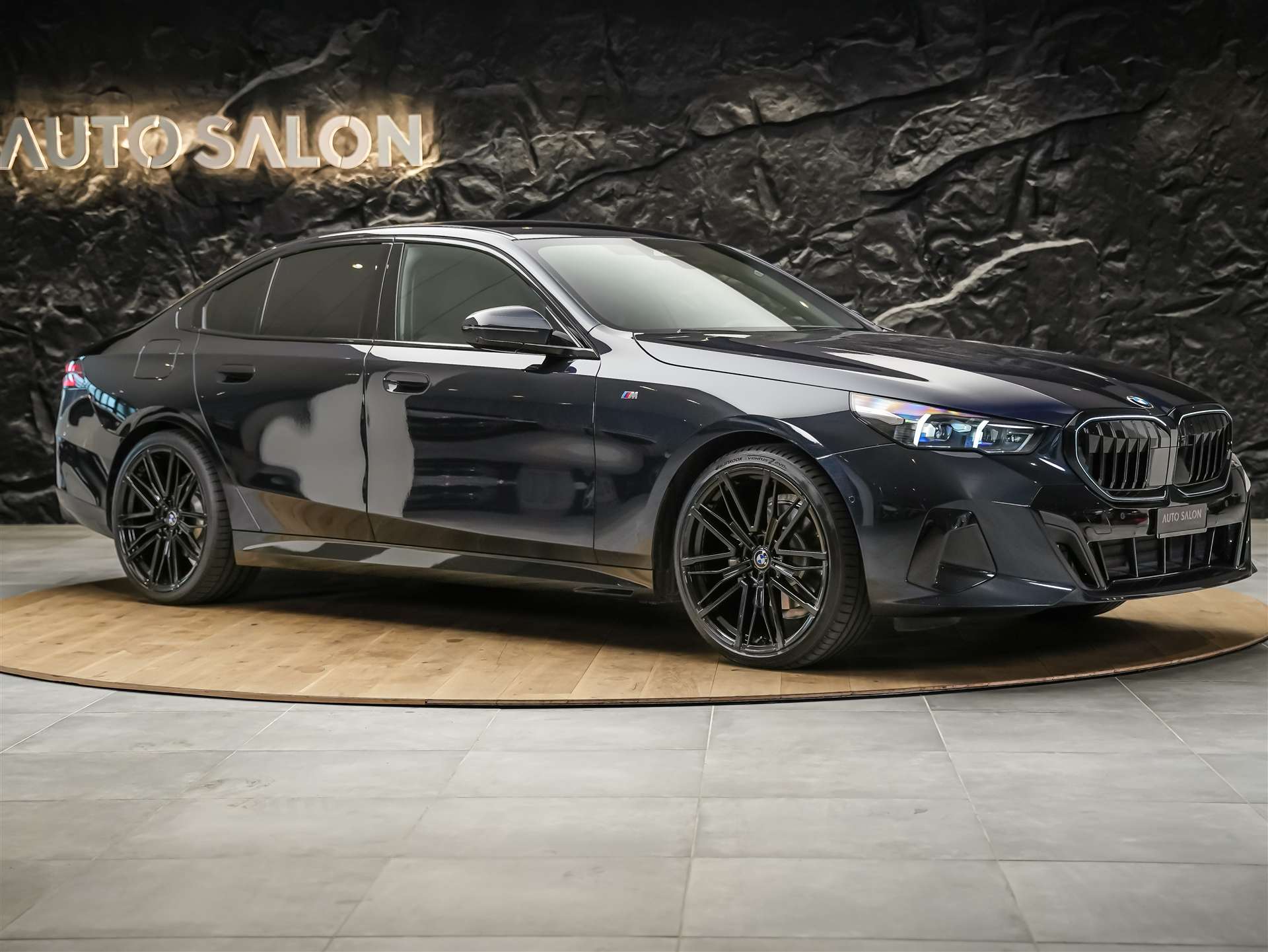 BMW 520d xDrive M Sport Steptronic *Iconic Glow*Head-Up Display*21" Felgen*-image-6