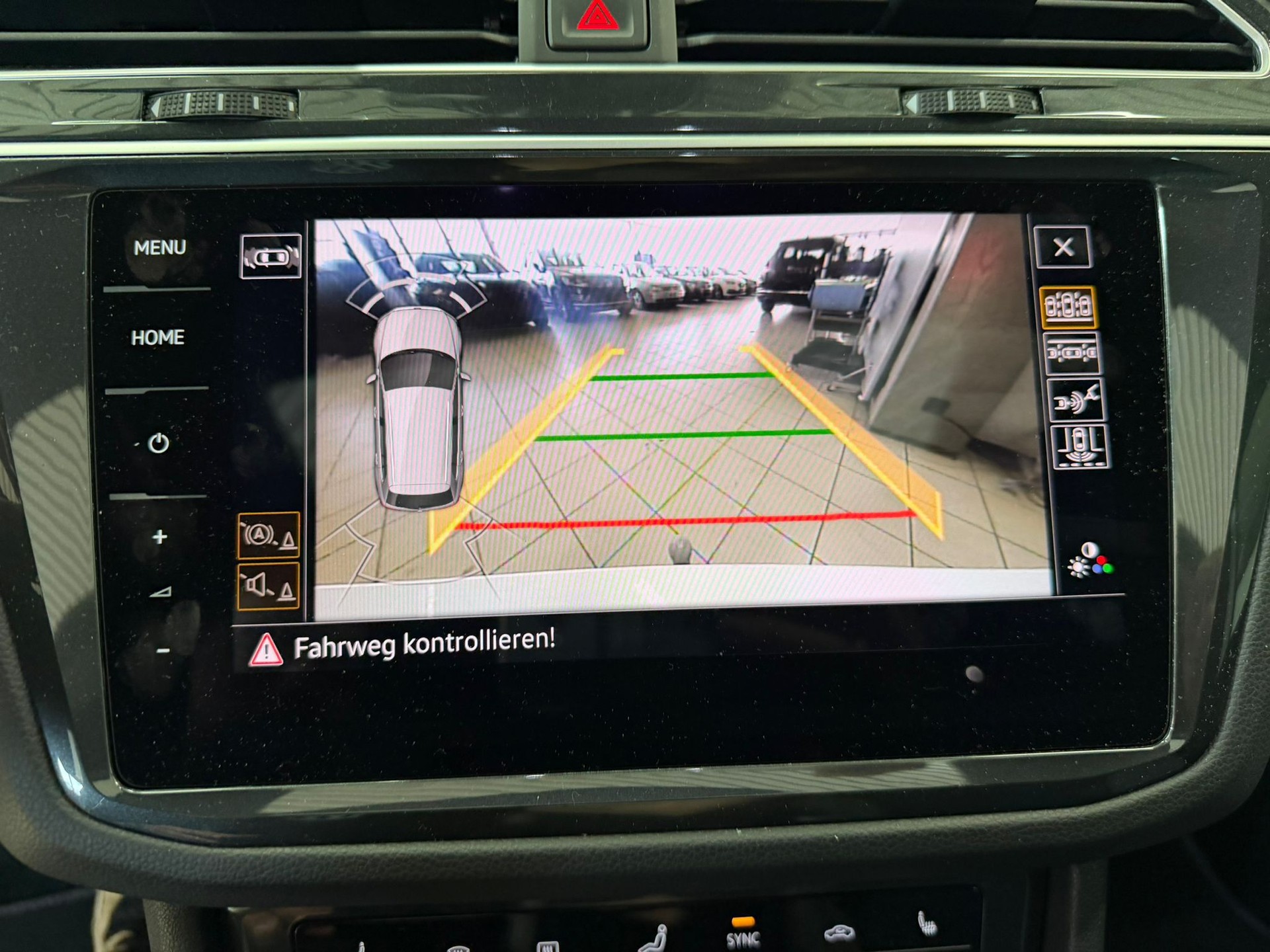 VW Tiguan 2.0TSI R 4Motion DSG-image-12