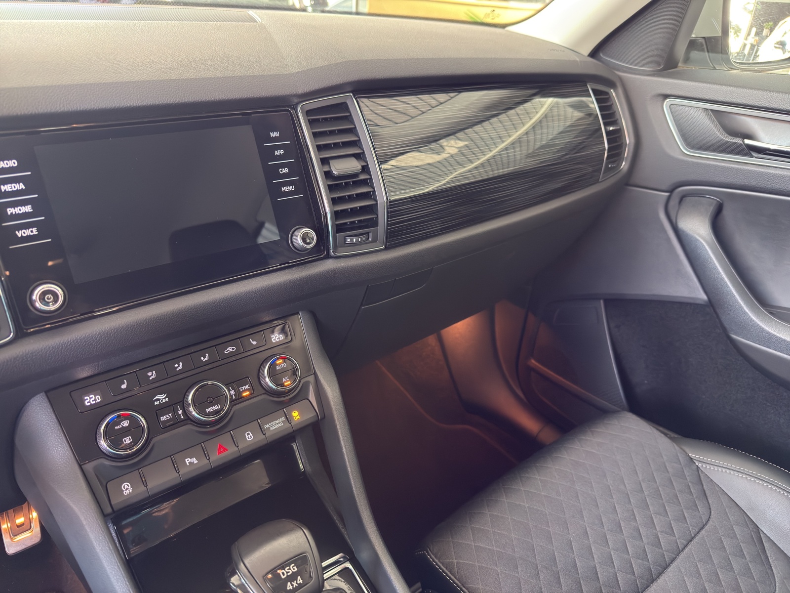 SKODA Kodiaq 2.0 TSI 4x4 Style-image-12