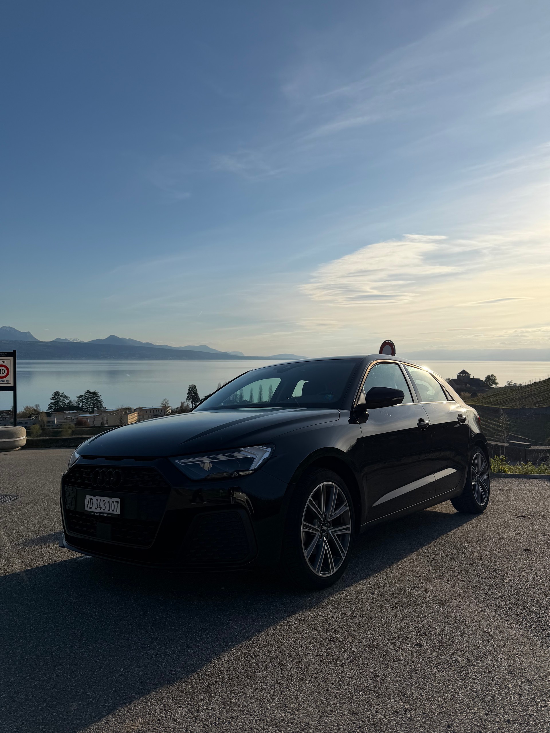 AUDI 1.0 30 TFSI Attraction S-Tronic-image-0