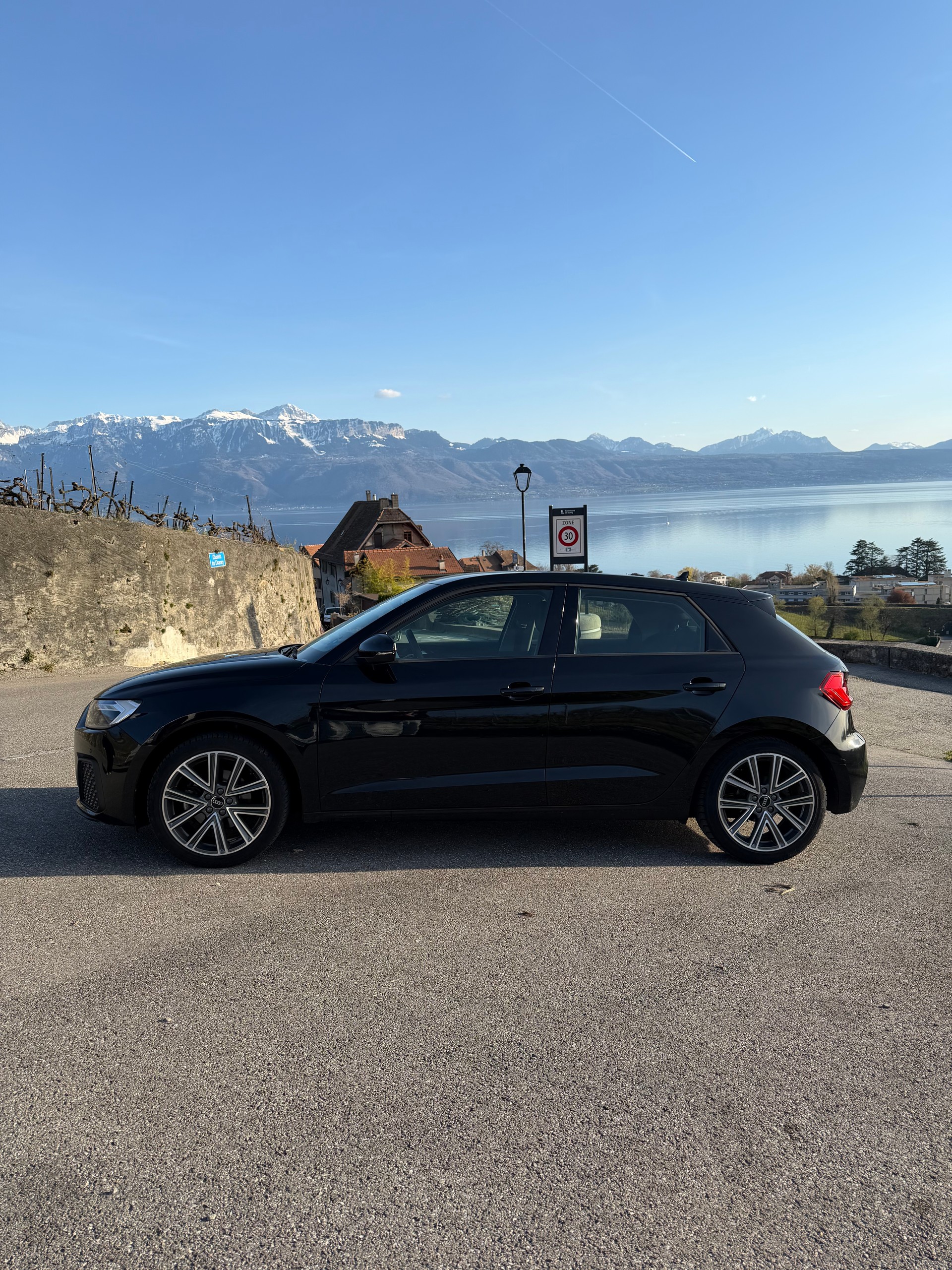 AUDI 1.0 30 TFSI Attraction S-Tronic-image-1
