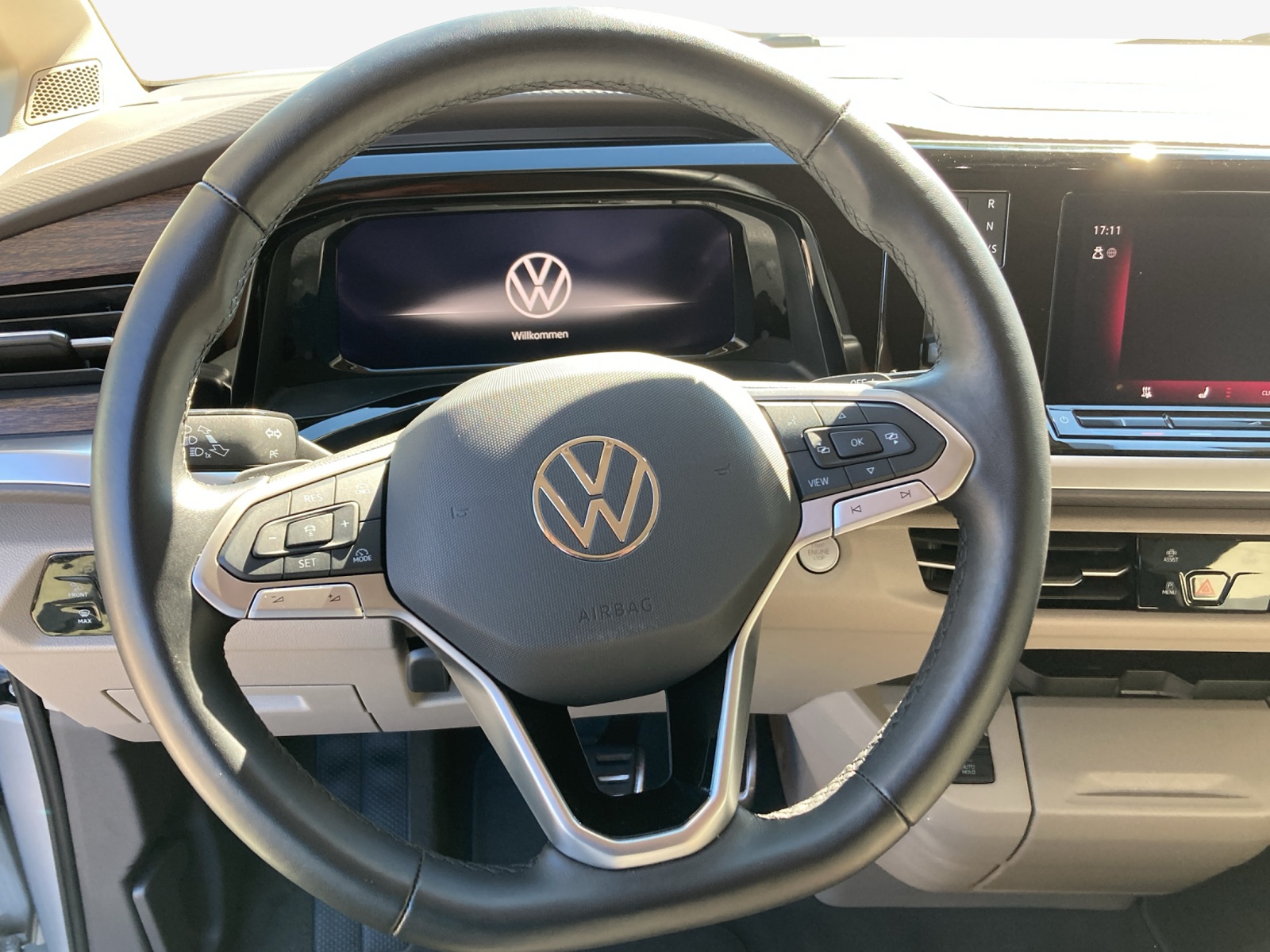 VW Multivan 2.0 TDI Style DSG Lang-image-8
