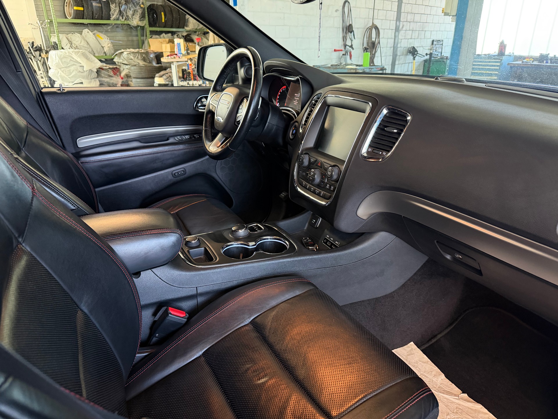 DODGE Durango R/T 5.7 AWD | Frisch MFK | Tiefergelegt | Schiebedach | 7-Plätzer-image-8