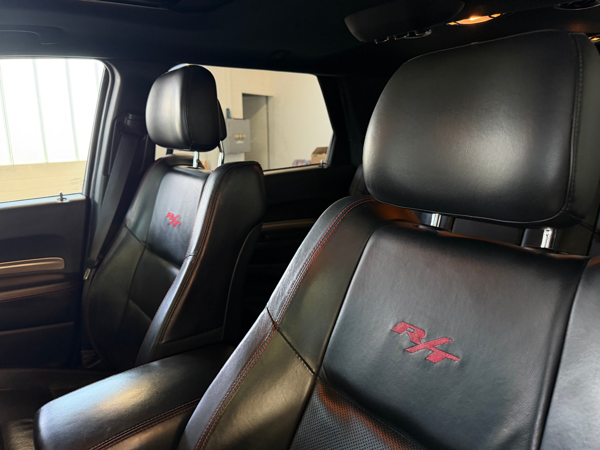 DODGE Durango R/T 5.7 AWD | Frisch MFK | Tiefergelegt | Schiebedach | 7-Plätzer-image-14