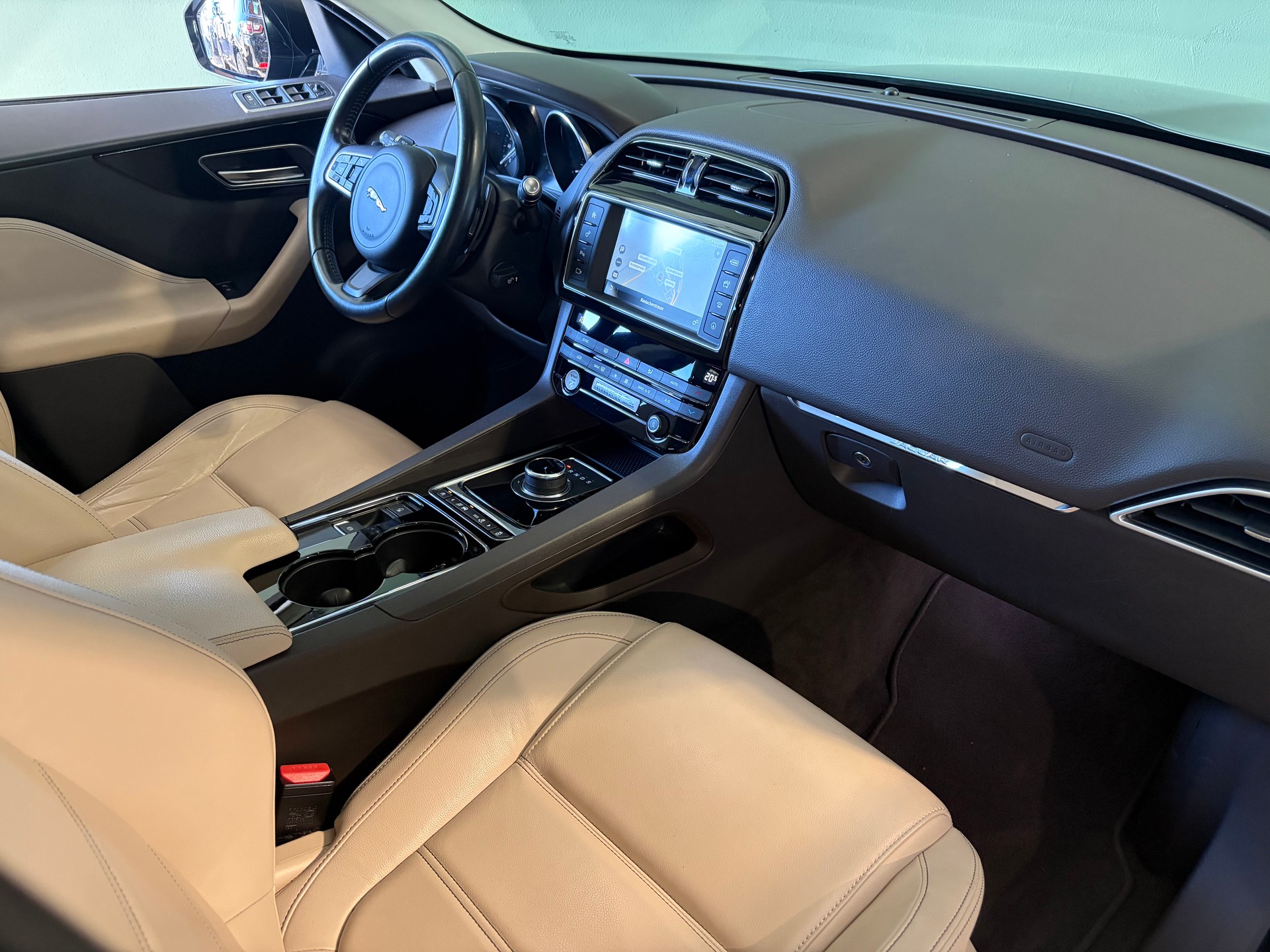 JAGUAR F-Pace 3.0 TD Prestige AWD Automatik * CH-Fahrzeug *-image-14