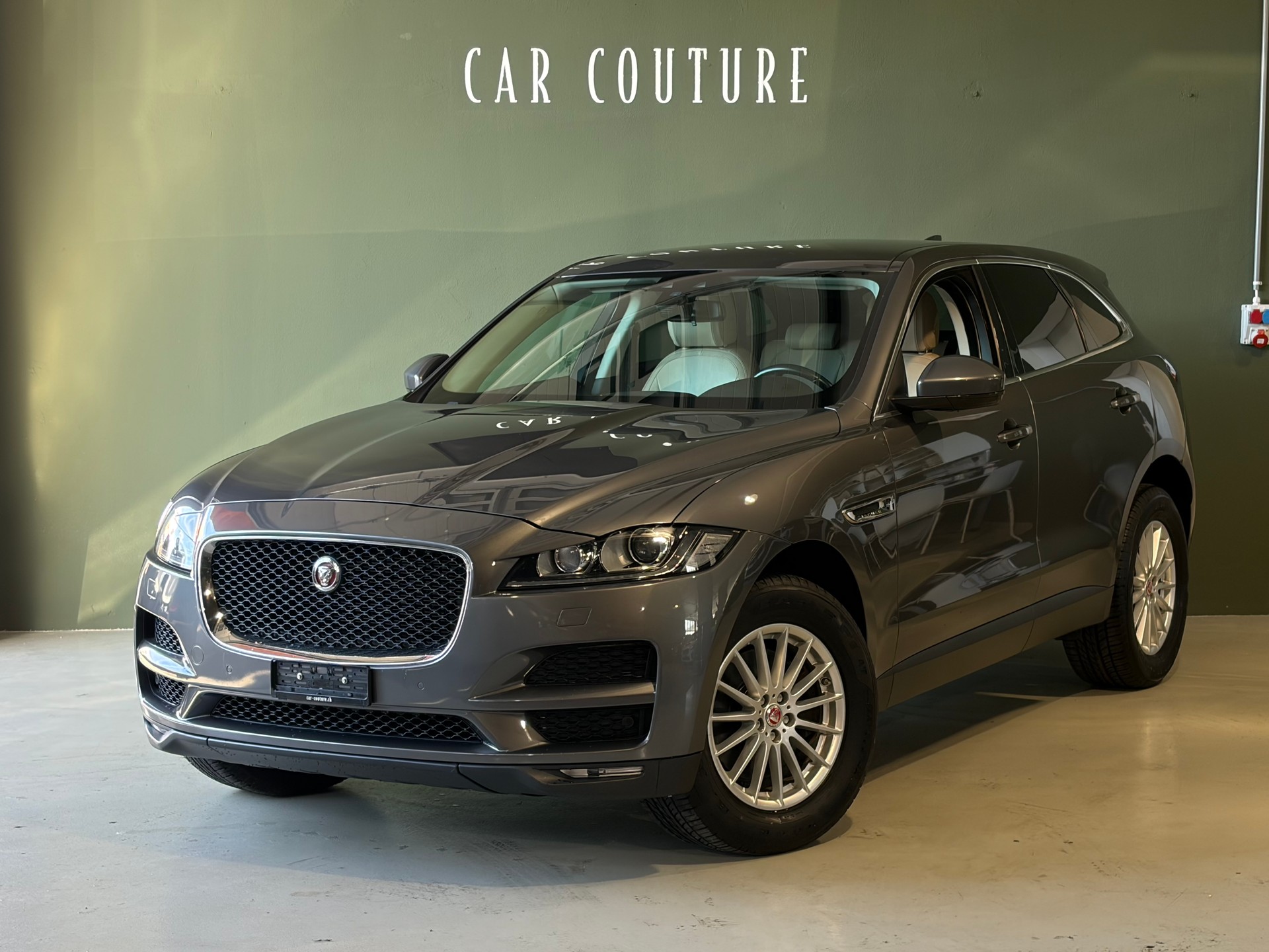 JAGUAR F-Pace 3.0 TD Prestige AWD Automatik * CH-Fahrzeug *-showroom-element-1