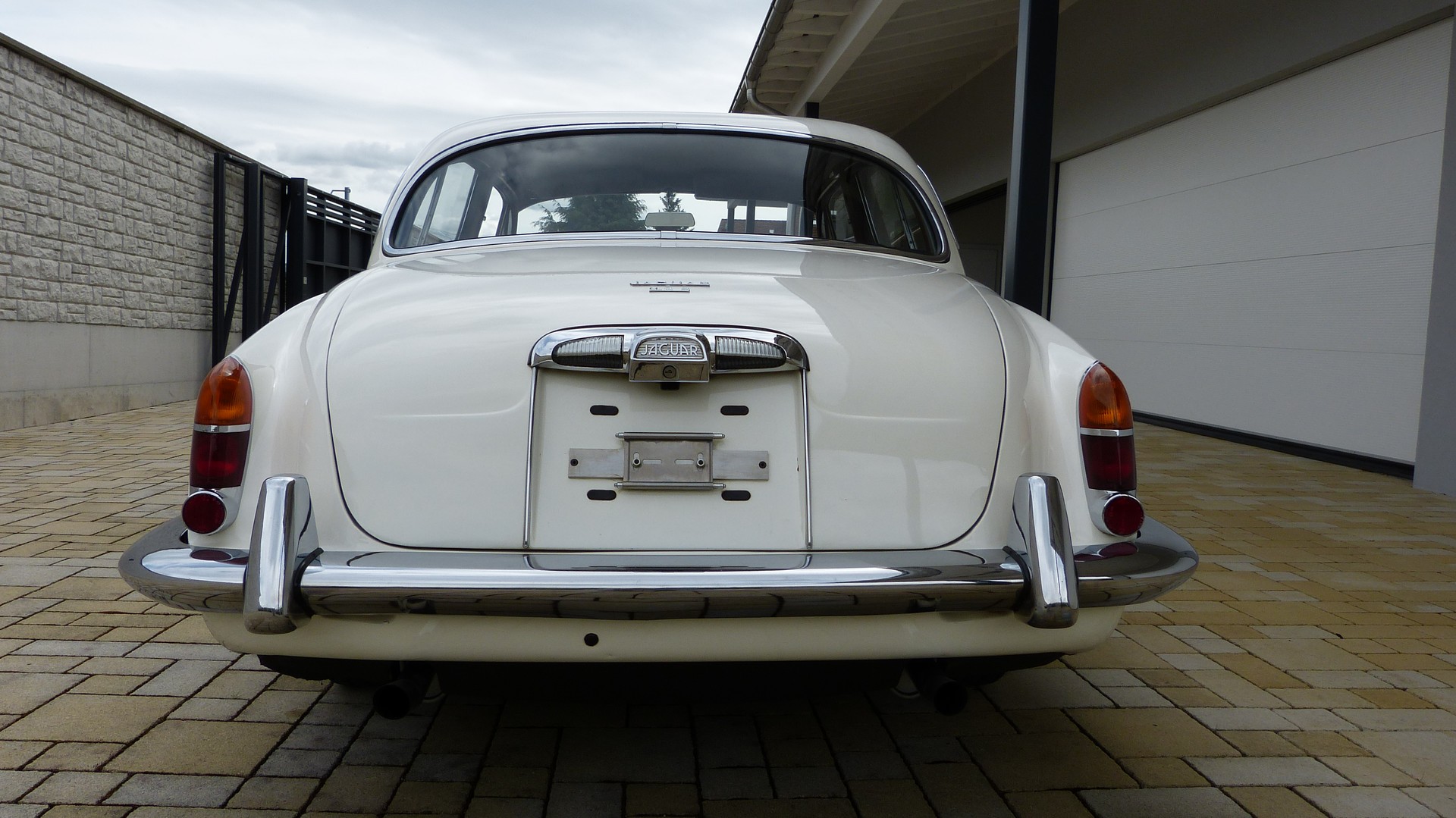 JAGUAR 3.8 S-image-2