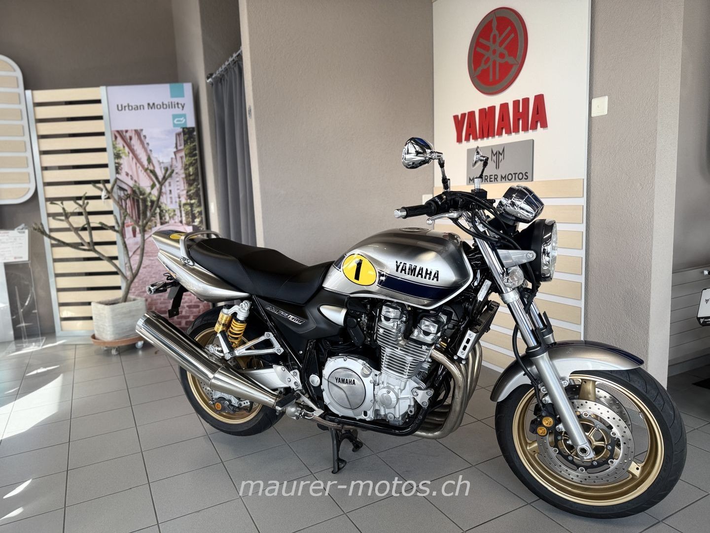 YAMAHA XJR 1300 REPLICA NO.1-showroom-element-2