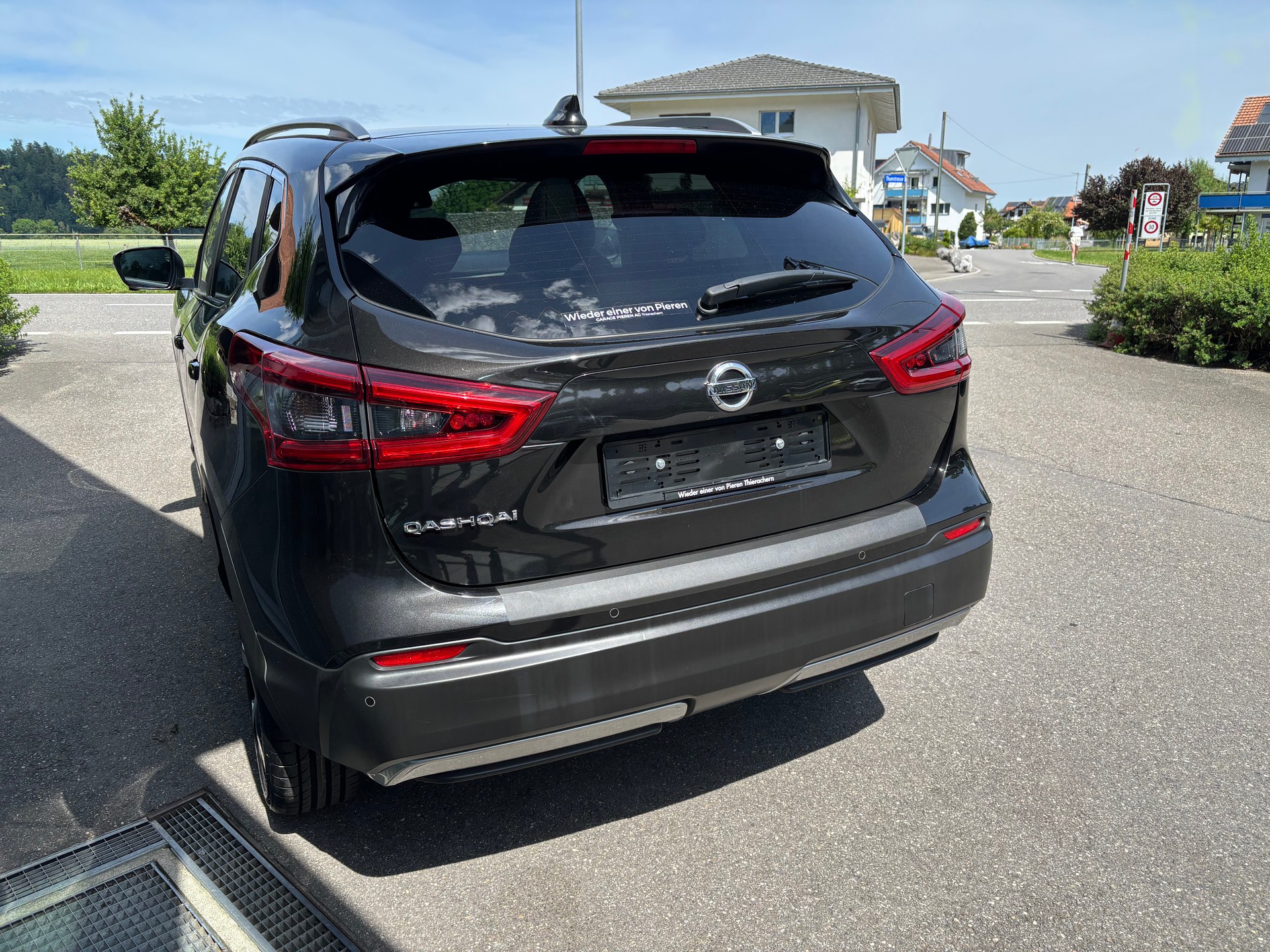 NISSAN Qashqai 1.7 dCi tekna+ 4x4-image-2