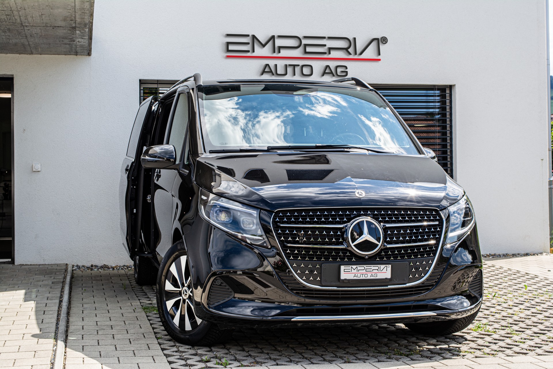MERCEDES-BENZ V 300 d extralang Avantgarde 4Matic 9G-Tronic-image-1