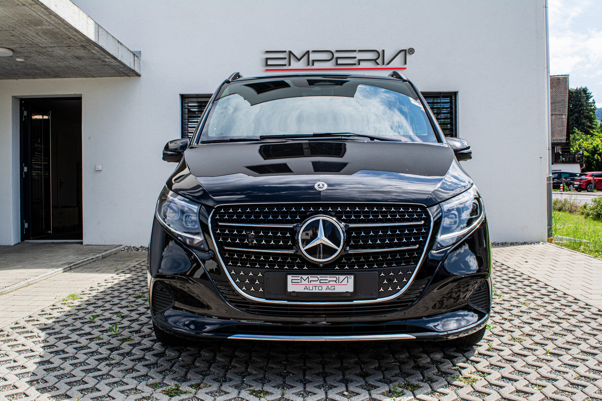 MERCEDES-BENZ V 300 d extralang Avantgarde 4Matic 9G-Tronic-image-3