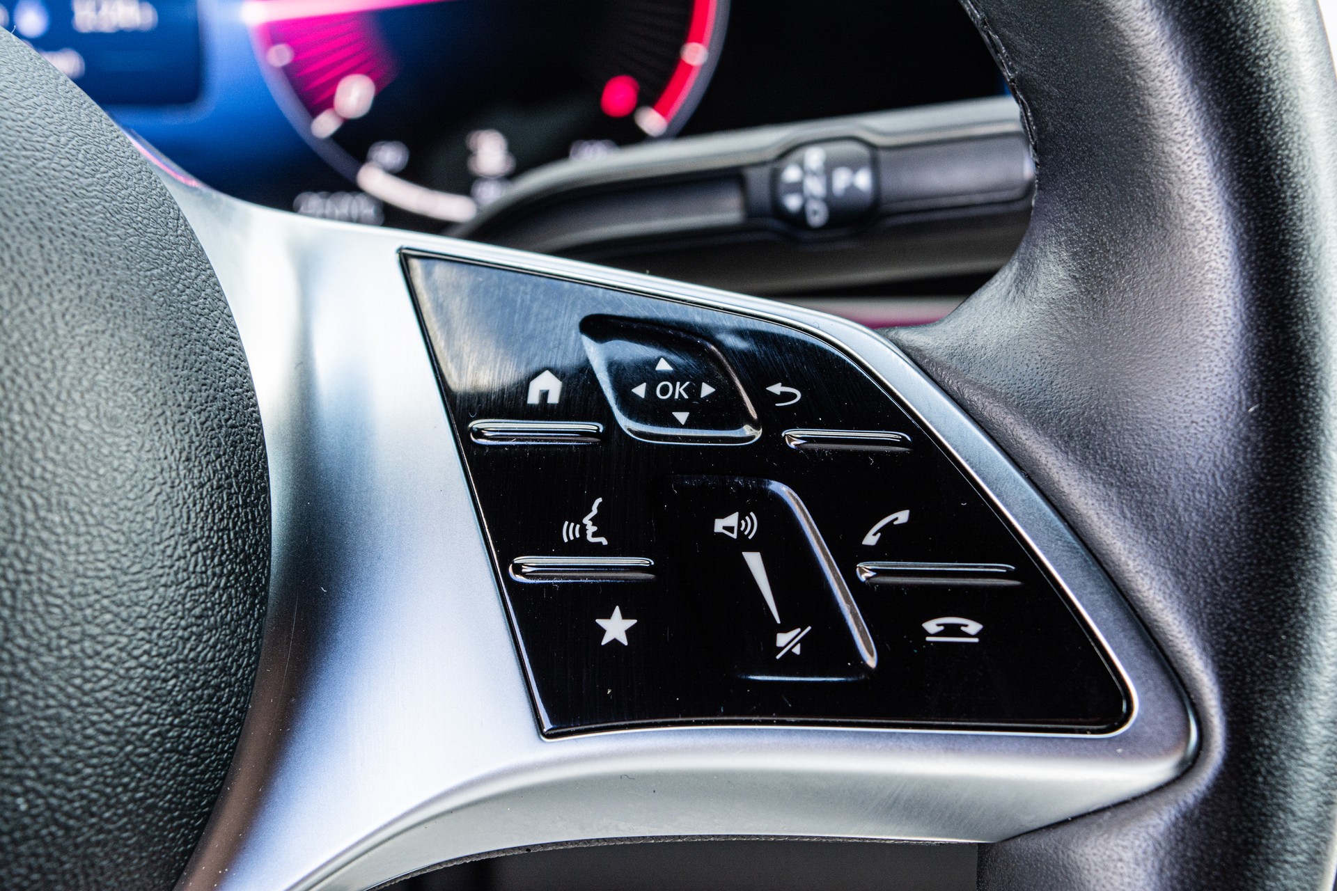 MERCEDES-BENZ V 300 d extralang Avantgarde 4Matic 9G-Tronic-image-15