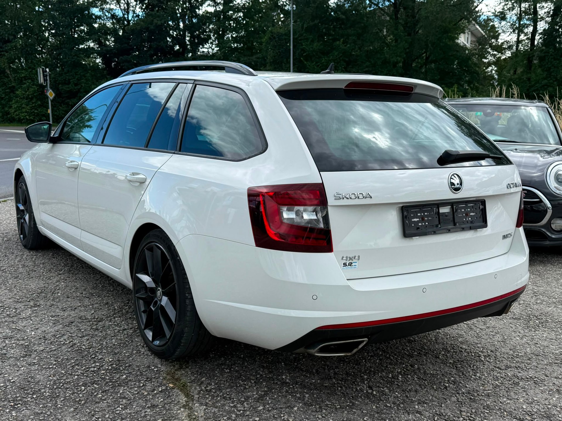 SKODA Octavia Combi 2.0 TDI RS 4x4 DSG-image-5