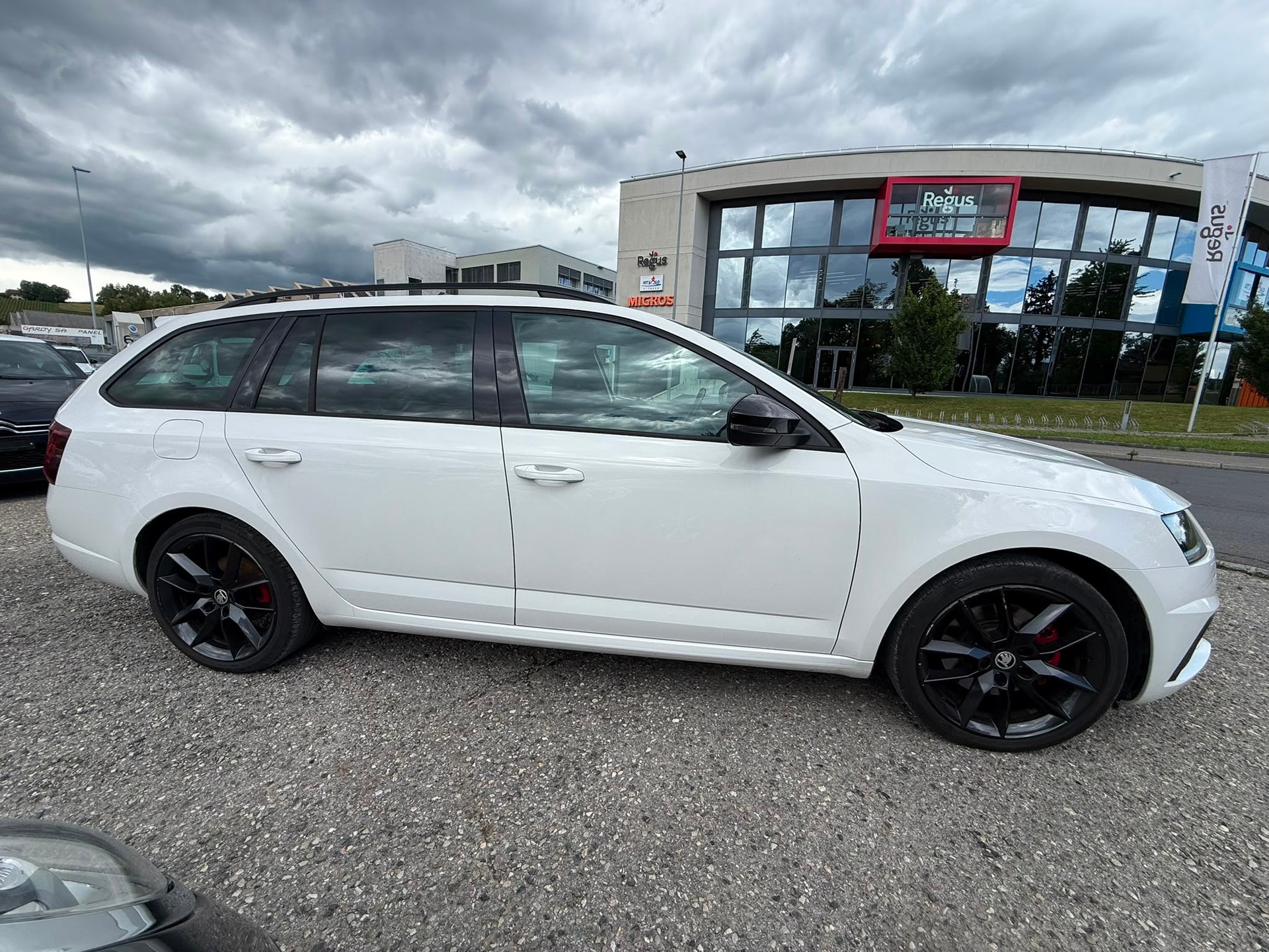 SKODA Octavia Combi 2.0 TDI RS 4x4 DSG-image-6