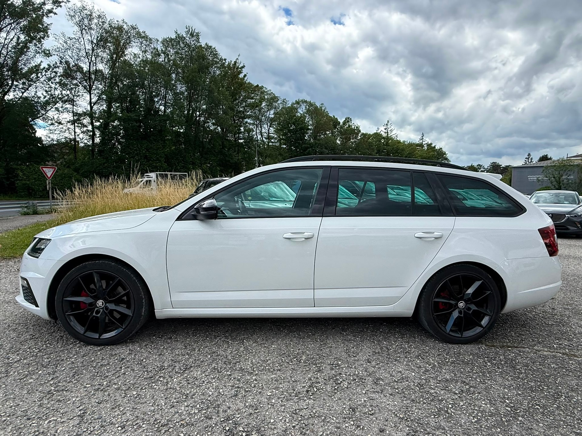 SKODA Octavia Combi 2.0 TDI RS 4x4 DSG-image-2