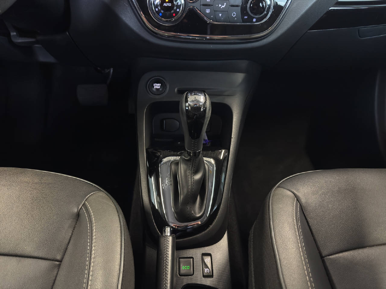 RENAULT Captur 1.2 TCe Intens EDC S/S-image-9