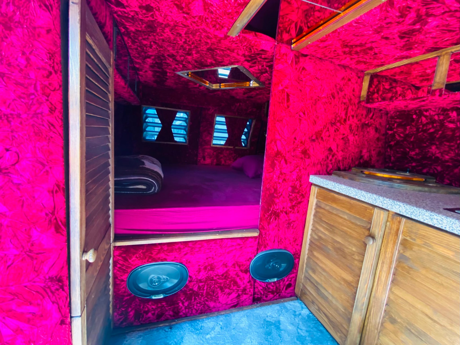 CHEVROLET G-Van-image-6