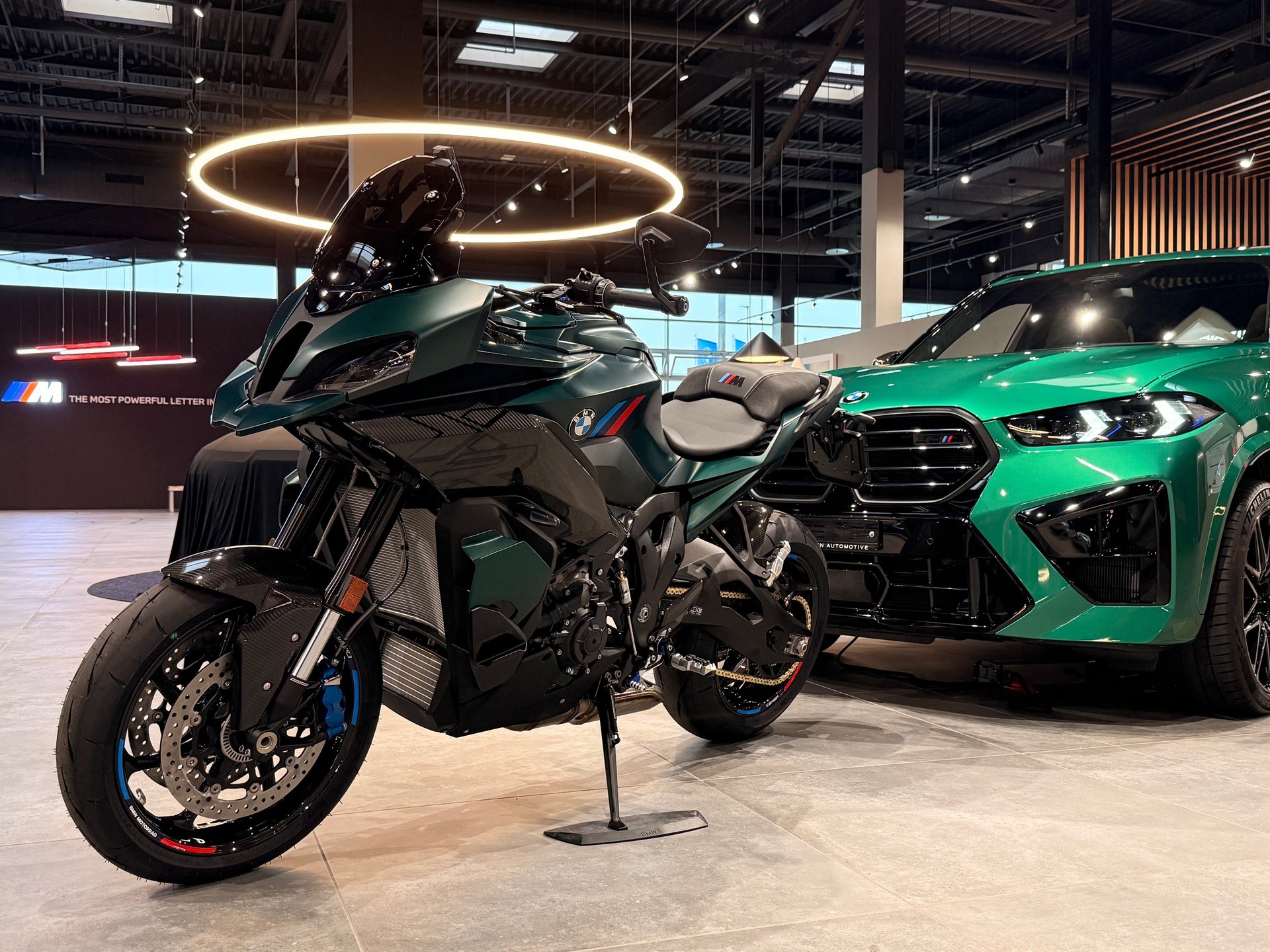BMW M 1000 XR-image-5