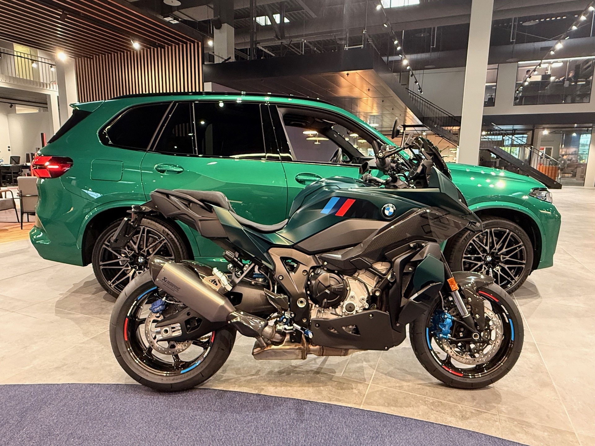 BMW M 1000 XR