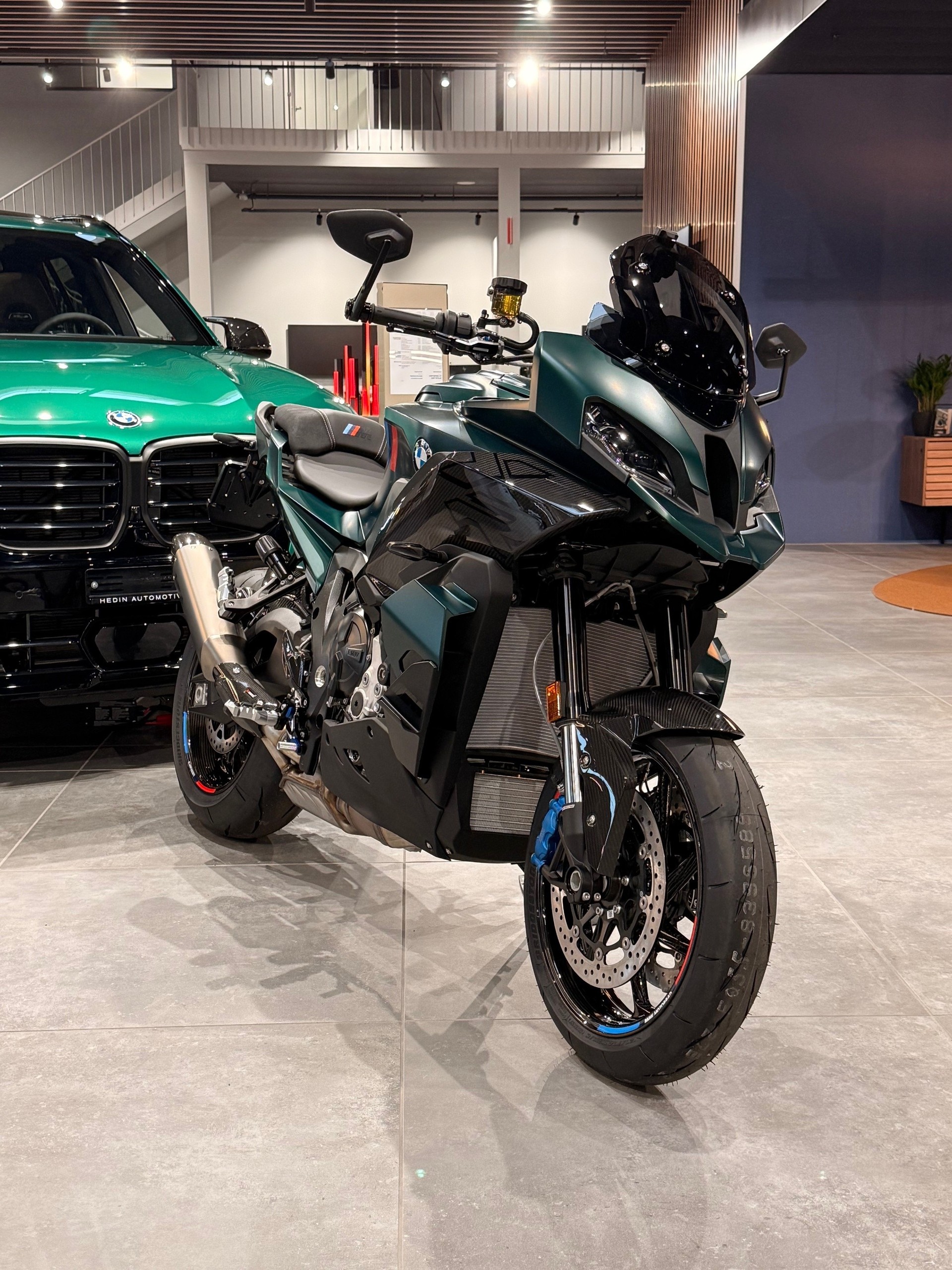 BMW M 1000 XR-image-4