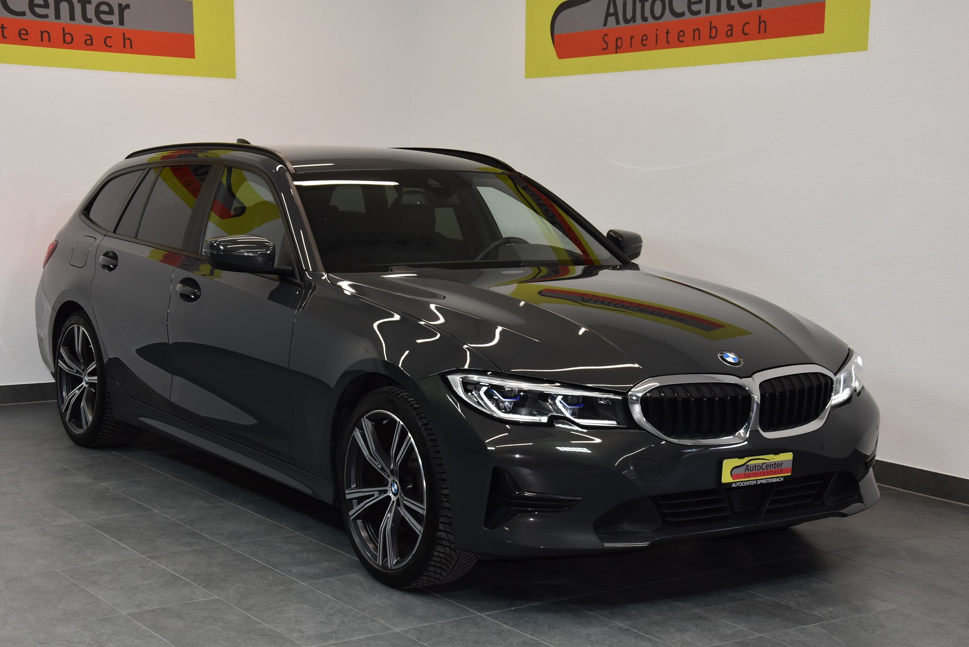 BMW 320d xDrive 48V Touring Steptronic-image-1