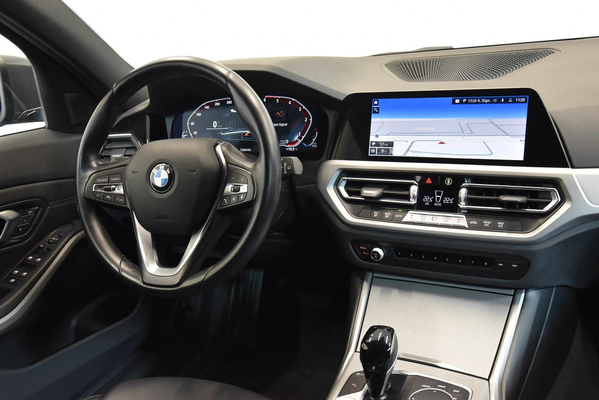 BMW 320d xDrive 48V Touring Steptronic-image-3