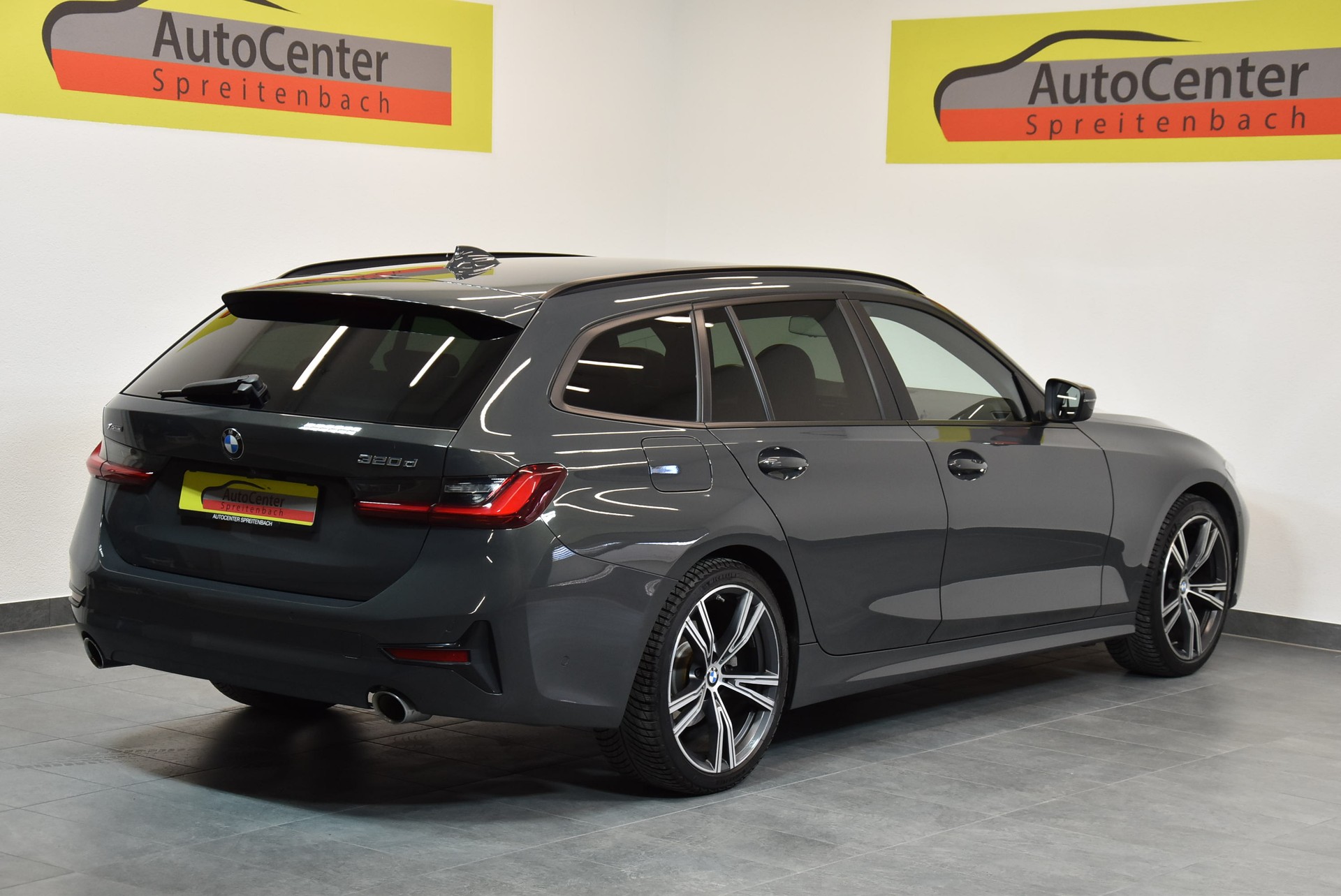 BMW 320d xDrive 48V Touring Steptronic-image-10