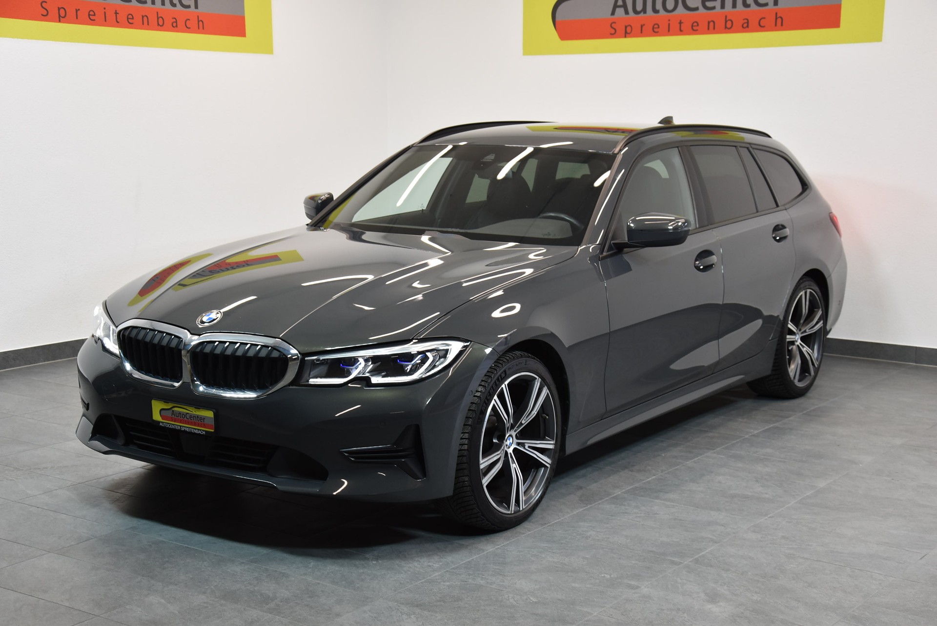 BMW 320d xDrive 48V Touring Steptronic-image-0