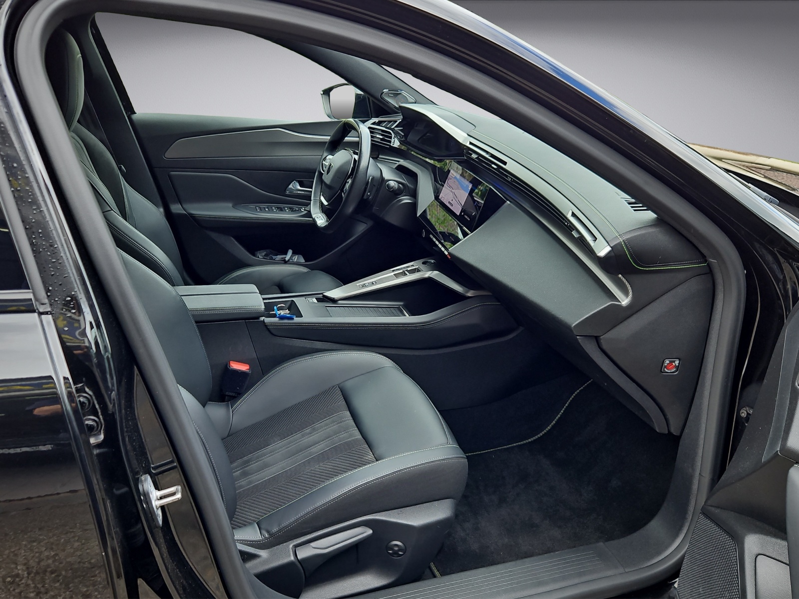PEUGEOT 308 1.6 PHEV 225 GT Pack-image-10
