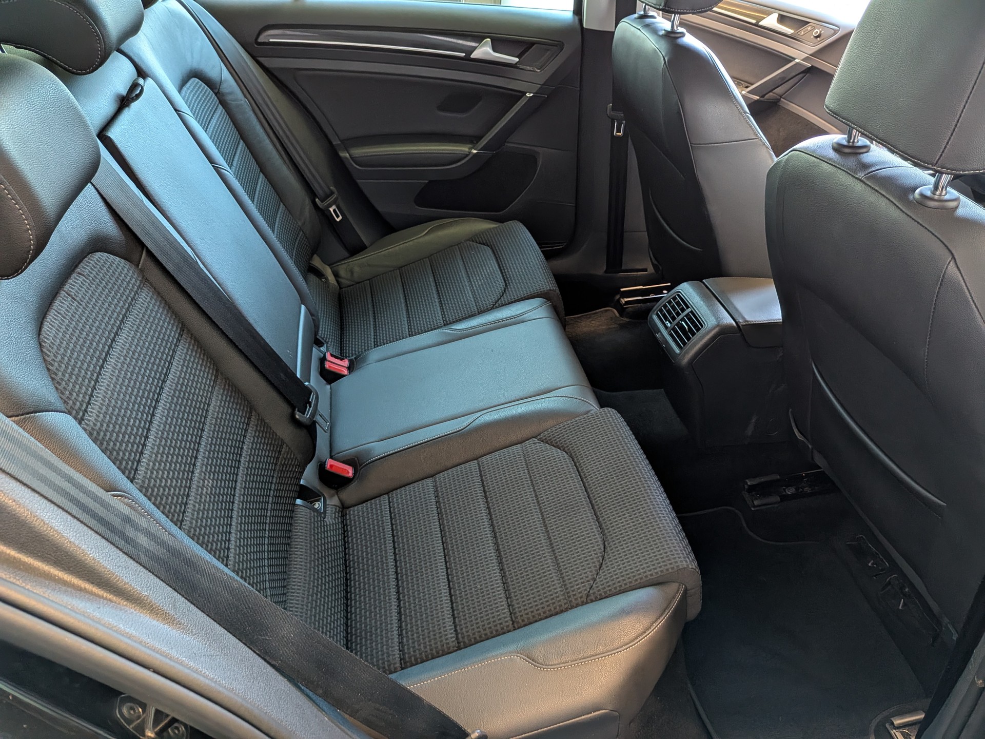 VW GOLF-image-15
