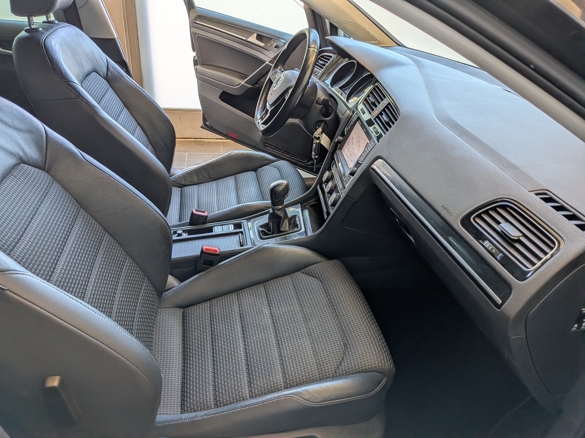 VW GOLF-image-14