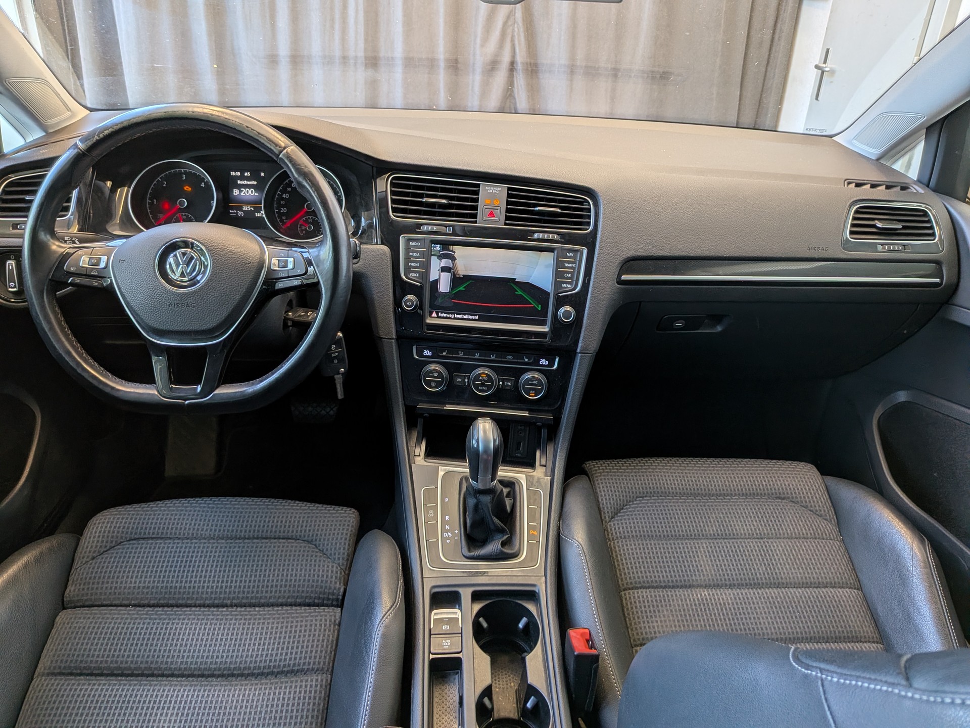 VW GOLF-image-9