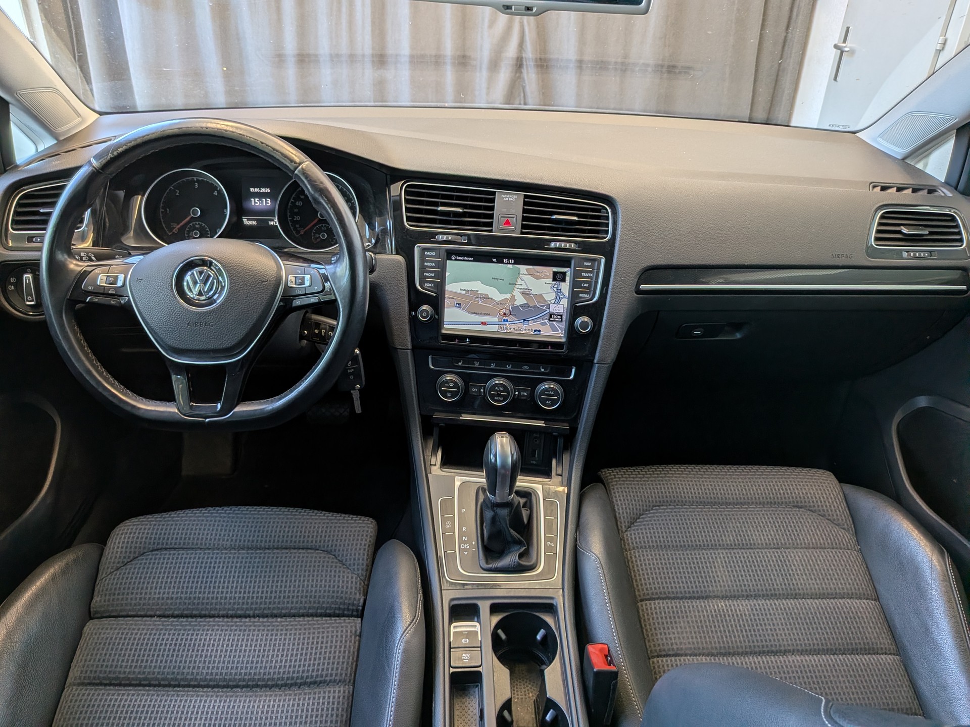 VW GOLF-image-12