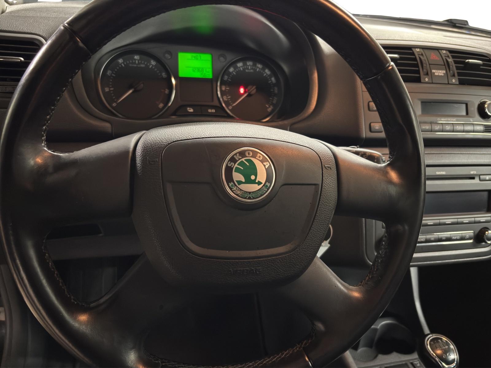 SKODA Fabia Combi 1.2 TSI Ambition-image-6
