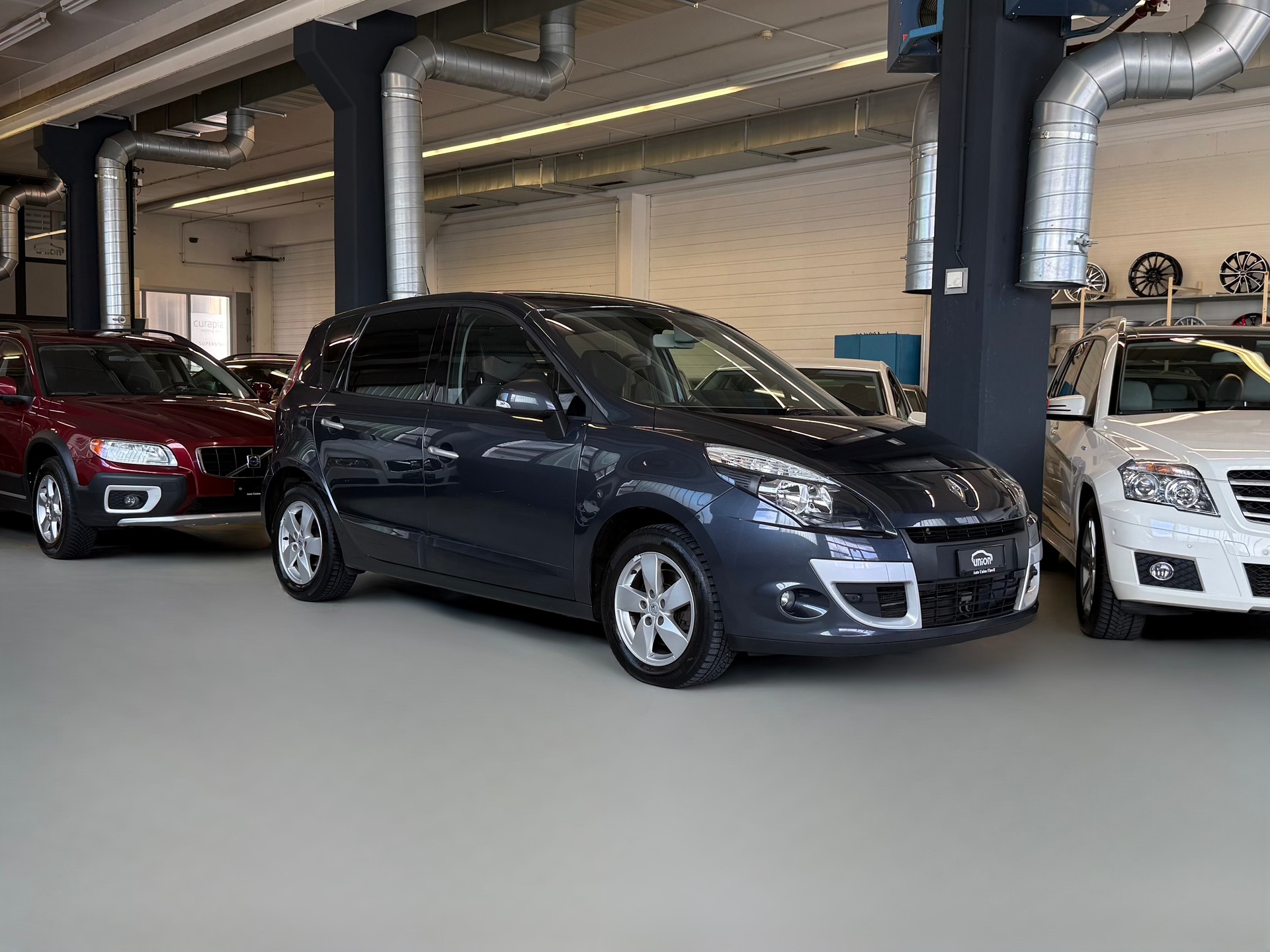 RENAULT Scénic 2.0 16V Bose X-Tronic CVT-image-1