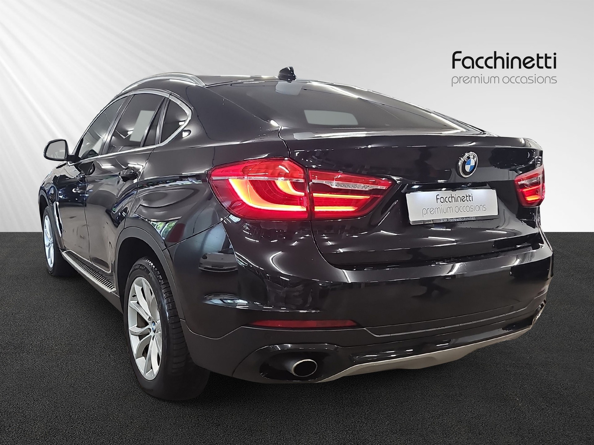 BMW X6 xDrive 35i Steptronic-showroom-element-2