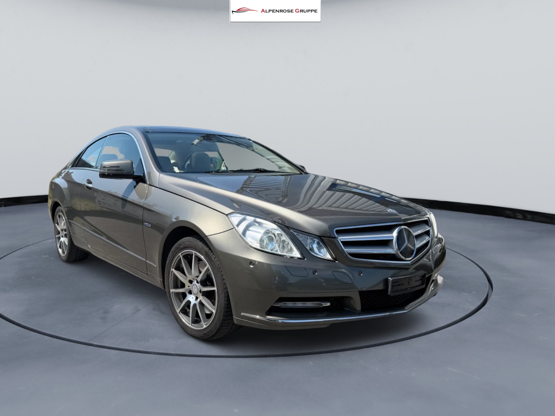 MERCEDES-BENZ E 300 CGI BlueEfficiency 7G-Tronic-image-0