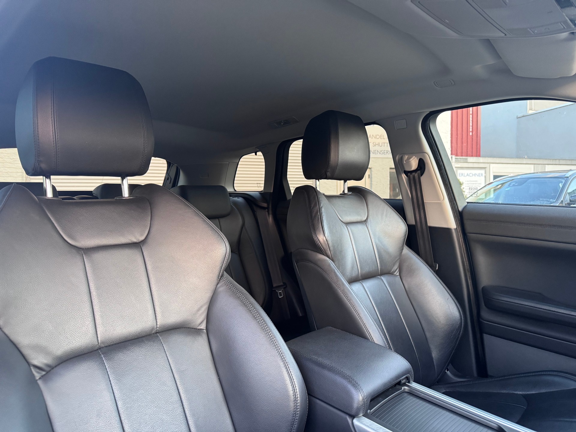 LAND ROVER Range Rover Evoque 2.0 TD4 SE AT9-image-12