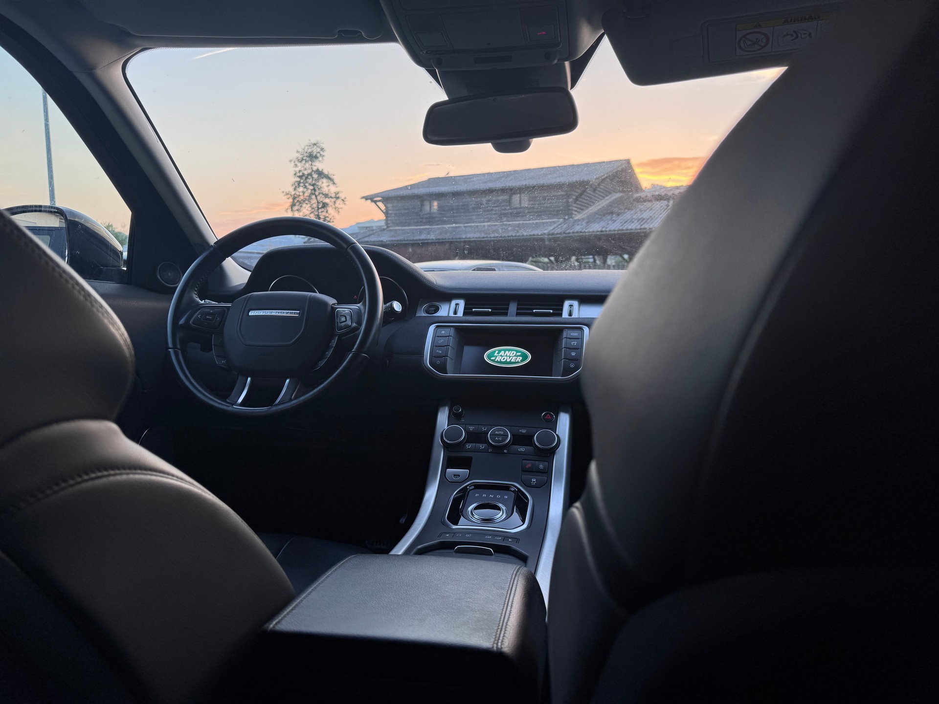 LAND ROVER Range Rover Evoque 2.0 TD4 SE AT9-image-7