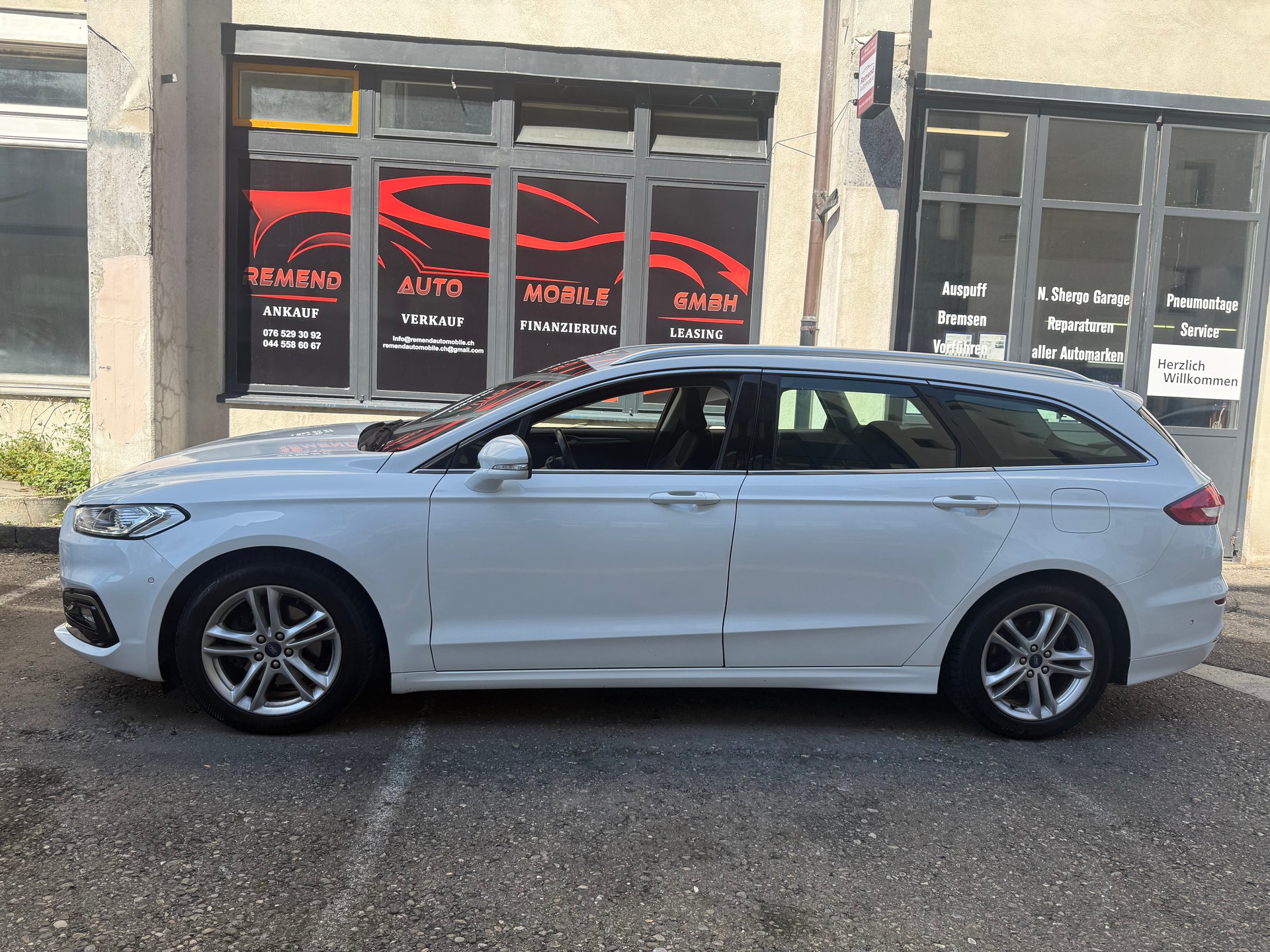 FORD Mondeo 2.0 TDCi Titanium Automatik-image-2