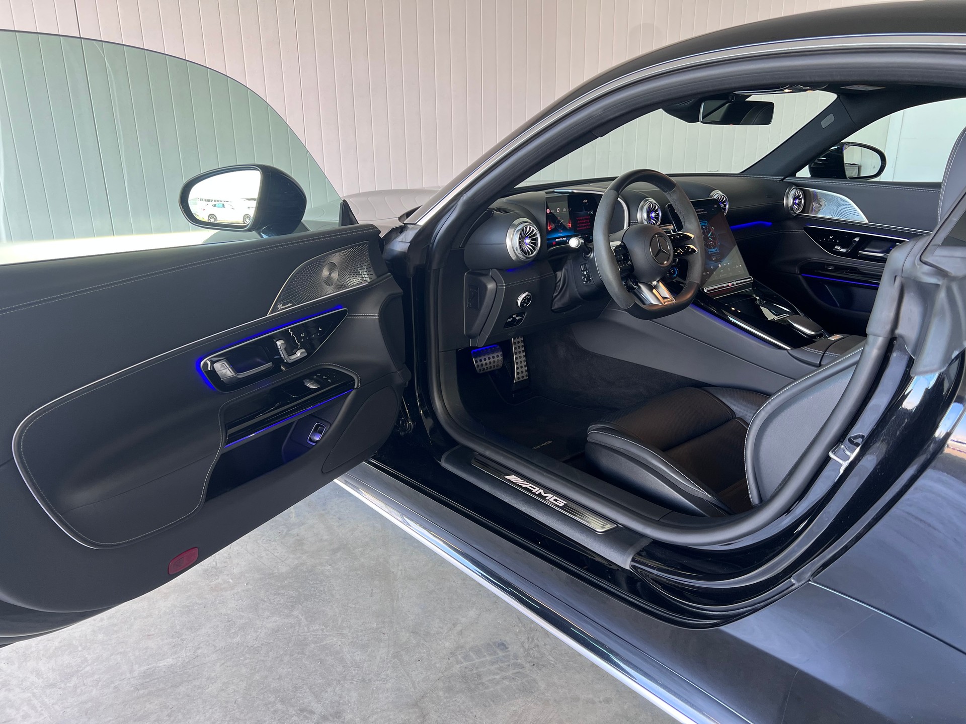 MERCEDES-BENZ AMG GT 63 4Matic+ Executive Edition-image-9
