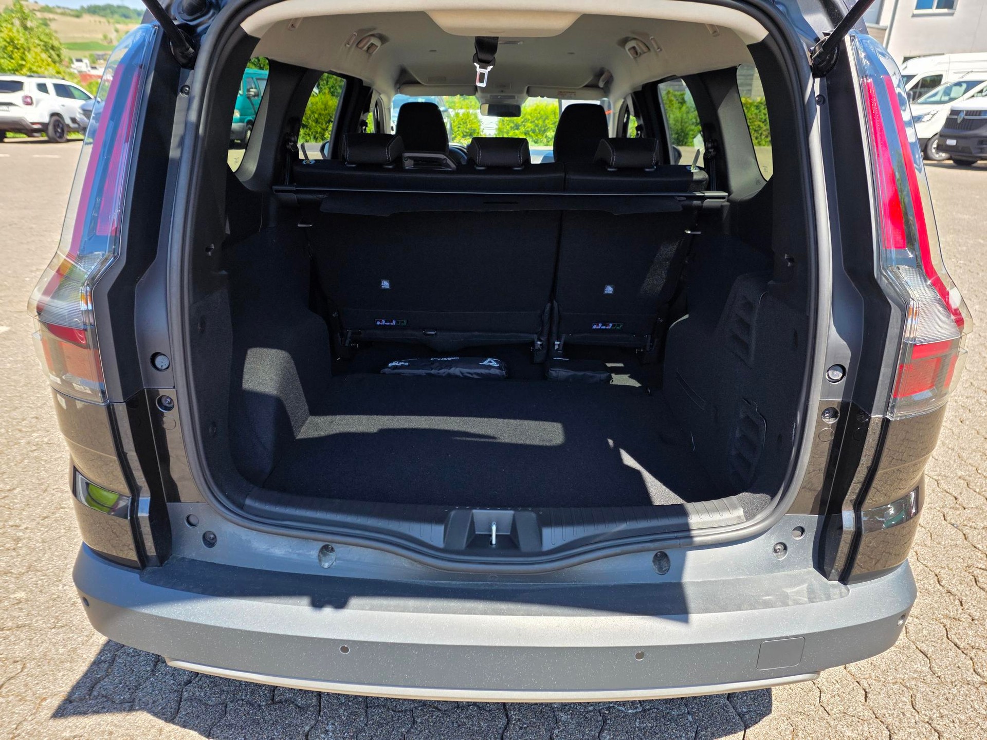 DACIA Jogger 1.8 Hybrid Journey-image-8
