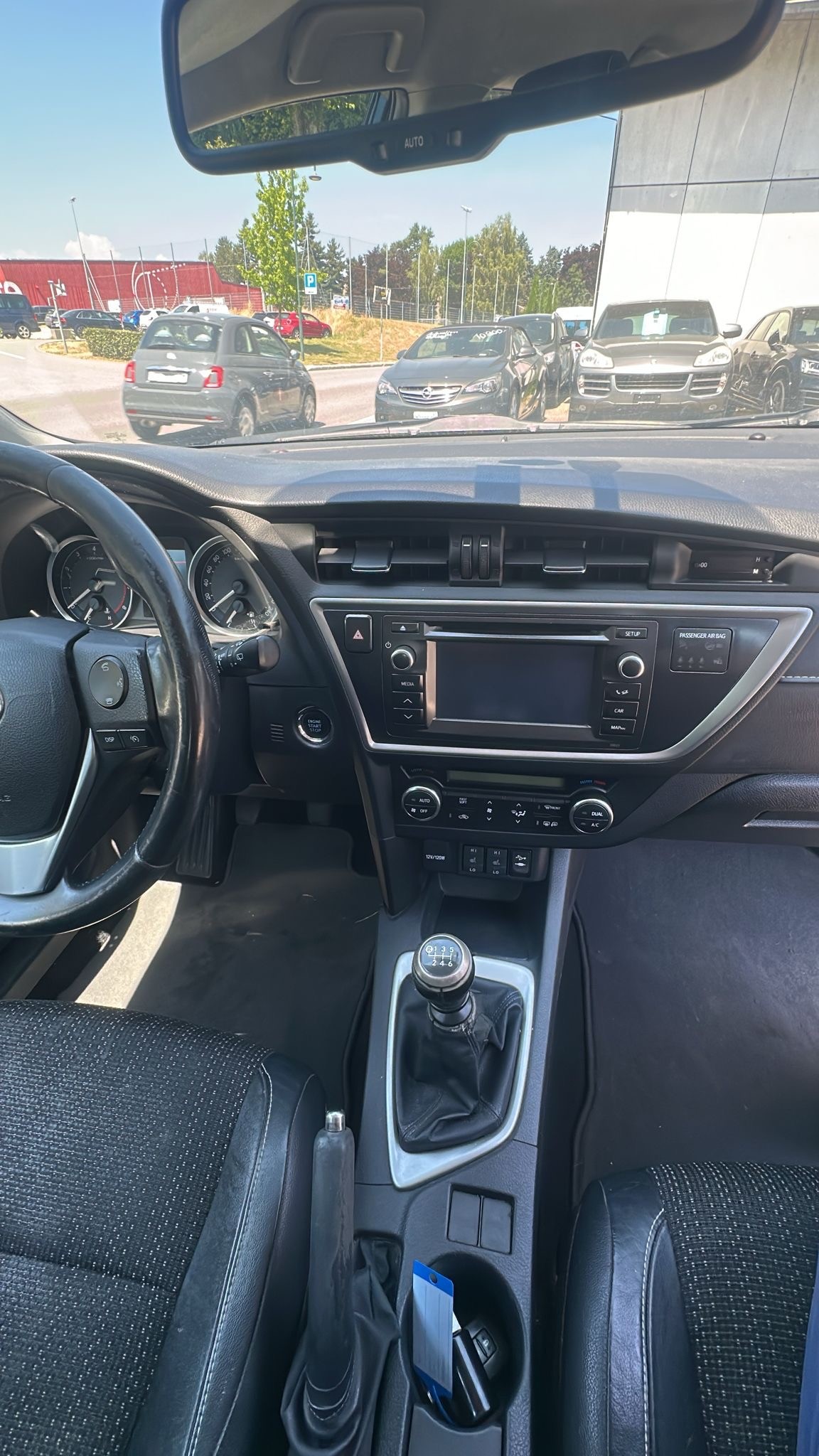 TOYOTA Auris 1.6 Luna-image-14